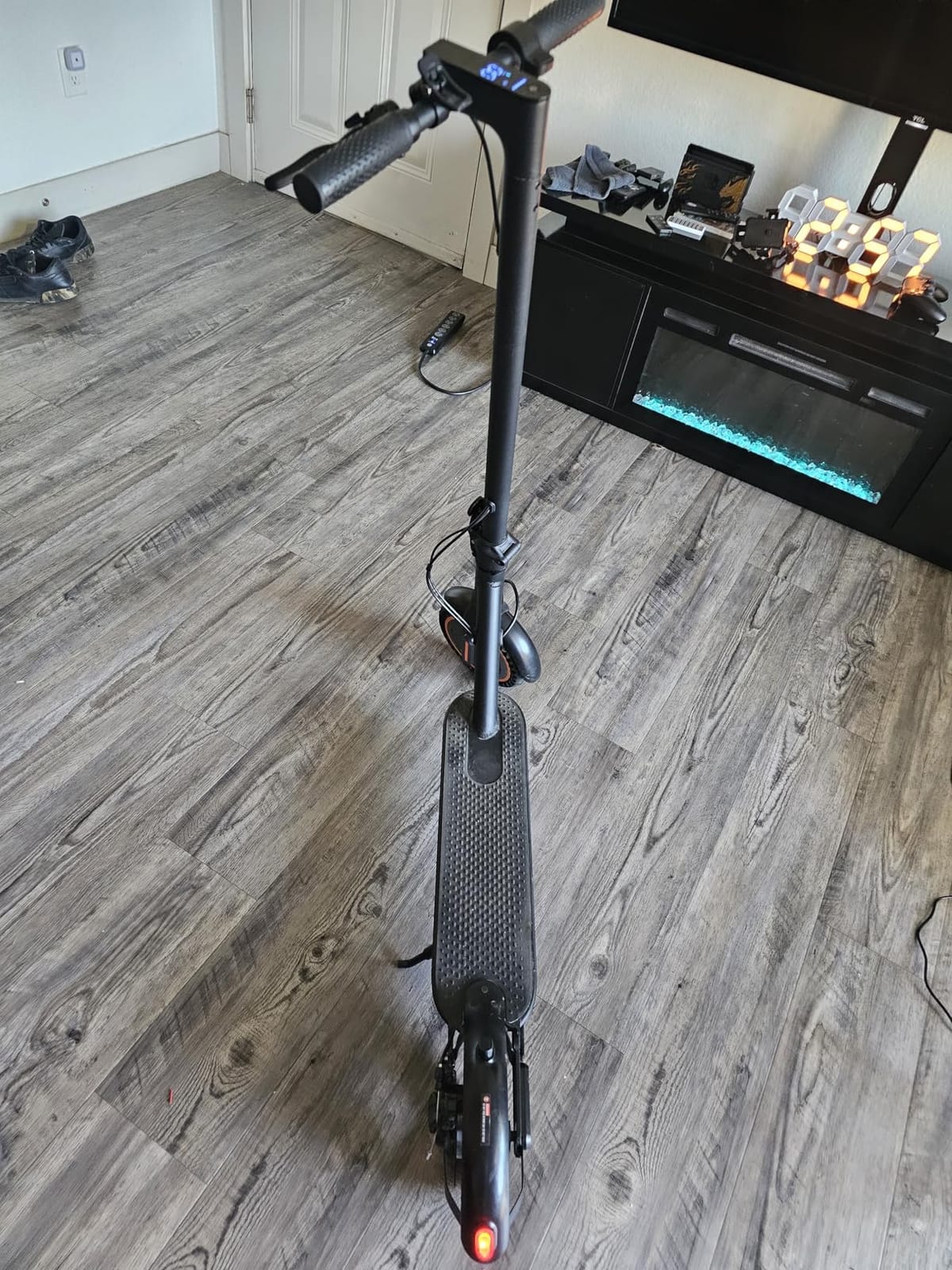 Electric Scooter, 500W Motor, Up to 17-20MPH &19-21 Miles, Commuter Escooter, Foldable E-Scooter for Adults with APP and Dual Braking System Escooter（Orange/Grizzly/Black） customer photo 1