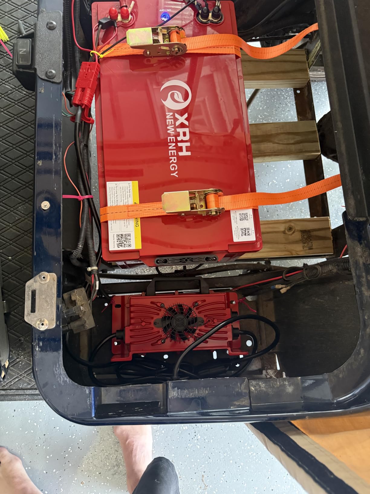 48V(51.2V) LiFePO4 Lithium Golf Cart Battery Built-in 250A BMS,with 48V 20A Lithium Battery Charger,Mobile APP,Touch Monitor,Port Plug and retention strap,6000+ Cycles,Perfect for Golf Carts (Plastic) customer photo 1