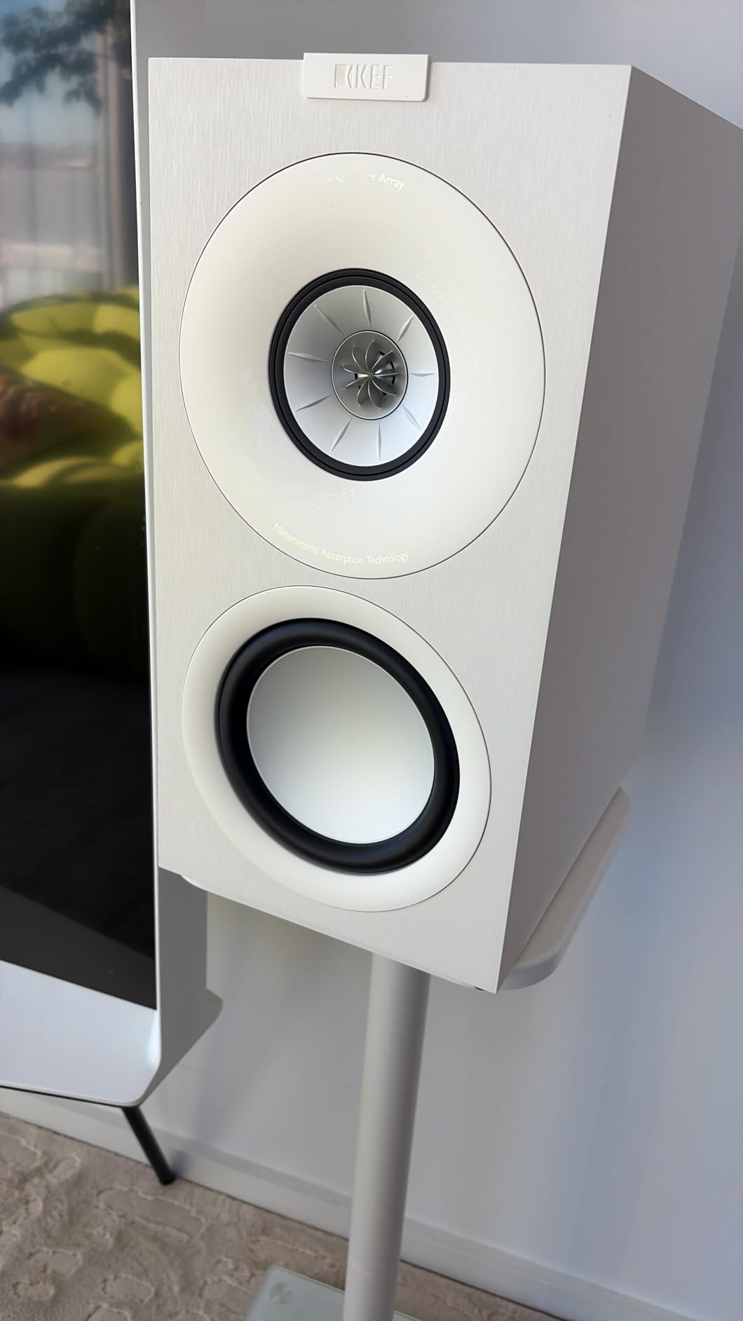 KEF Q Concerto Meta Three-Way Bookshelf Speaker (Black, Pair) customer photo 1