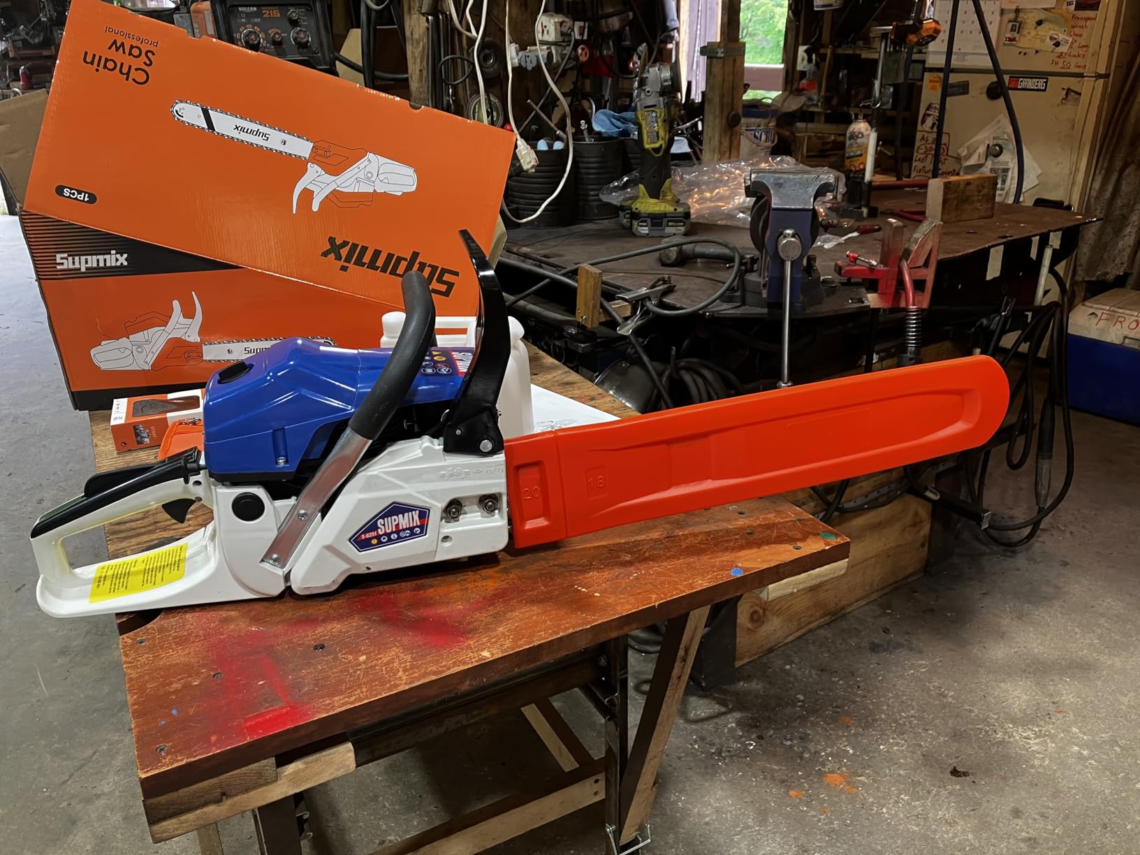 SUPMIXTOOLS 62cc Gas Chainsaw 20 Inch Gas Powered Chainsaws 2-Cycle Petrol customer photo 2