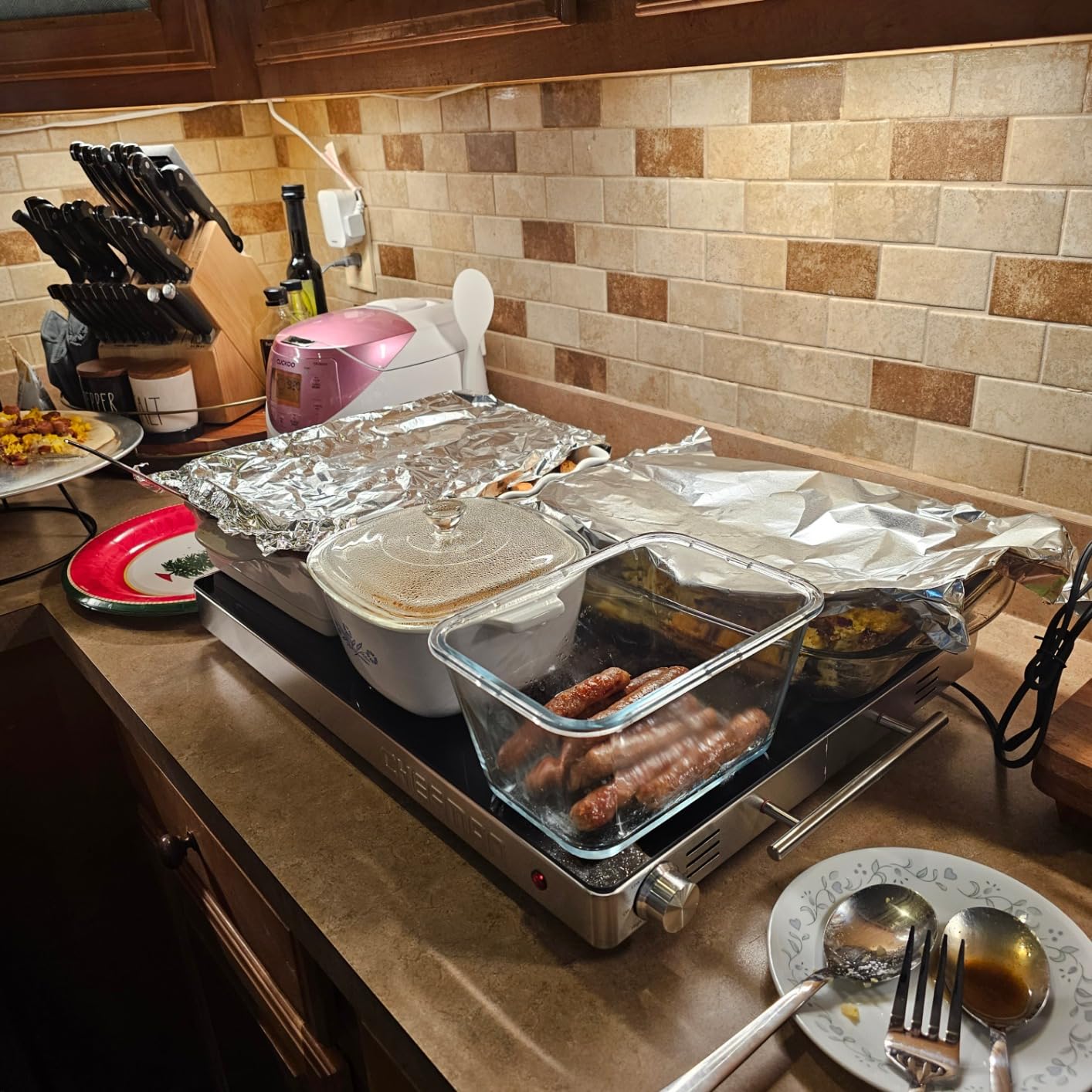 Chefman Electric Warming Tray with Adjustable Temperature Control, Perfect For Buffets, Restaurants, Parties, Events, and Home Dinners, Large 21” x 16” Glass-Top Surface Keeps Food Hot – Black customer photo 1