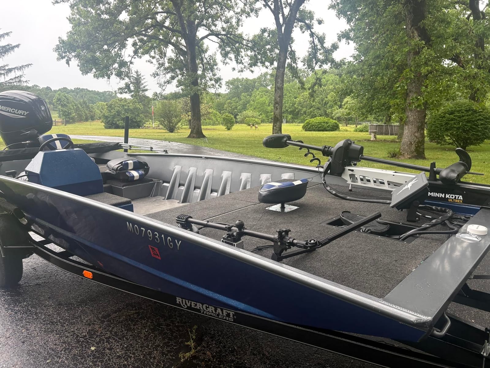 Humminbird XPLORE Series GPS Fish Finder MEGA Side Imaging+ & HD Touchscreen Display customer photo 2