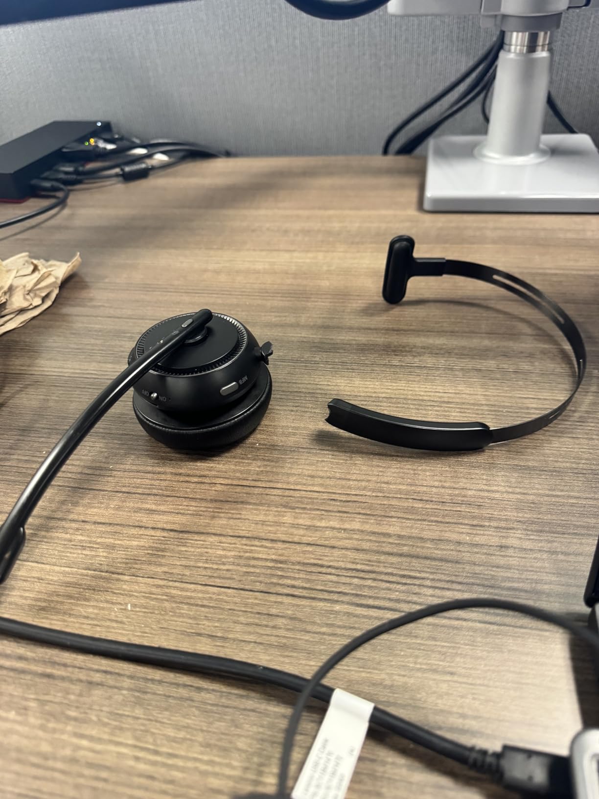 LEVN Wireless Headset 5.2 for Call Center, BluetoothHeadphones with Mic for Work(Noise Cancelling), 65 HoursWoktime & Mute Button,Wireless Headset for Work fromHome/Office/PC/Computer/Laptop(Black) customer photo 1