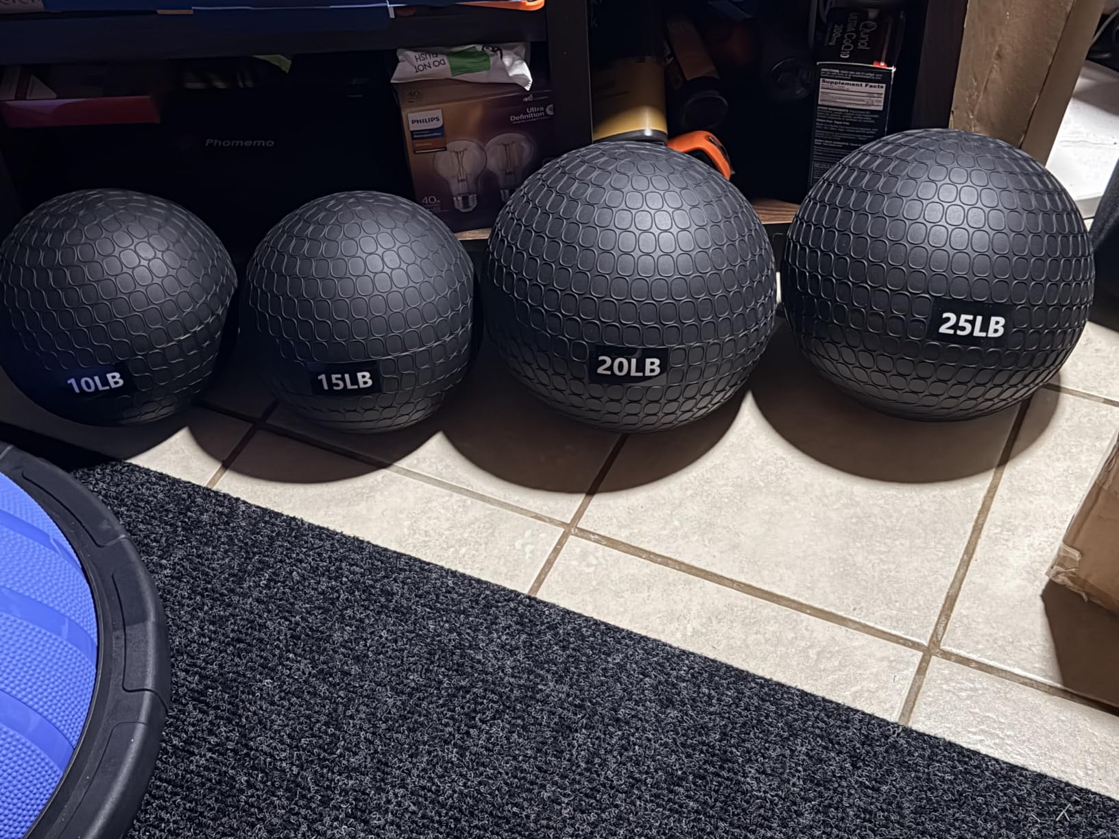 Amazon Basics Slam Medicine Balls for Exercise customer photo 2