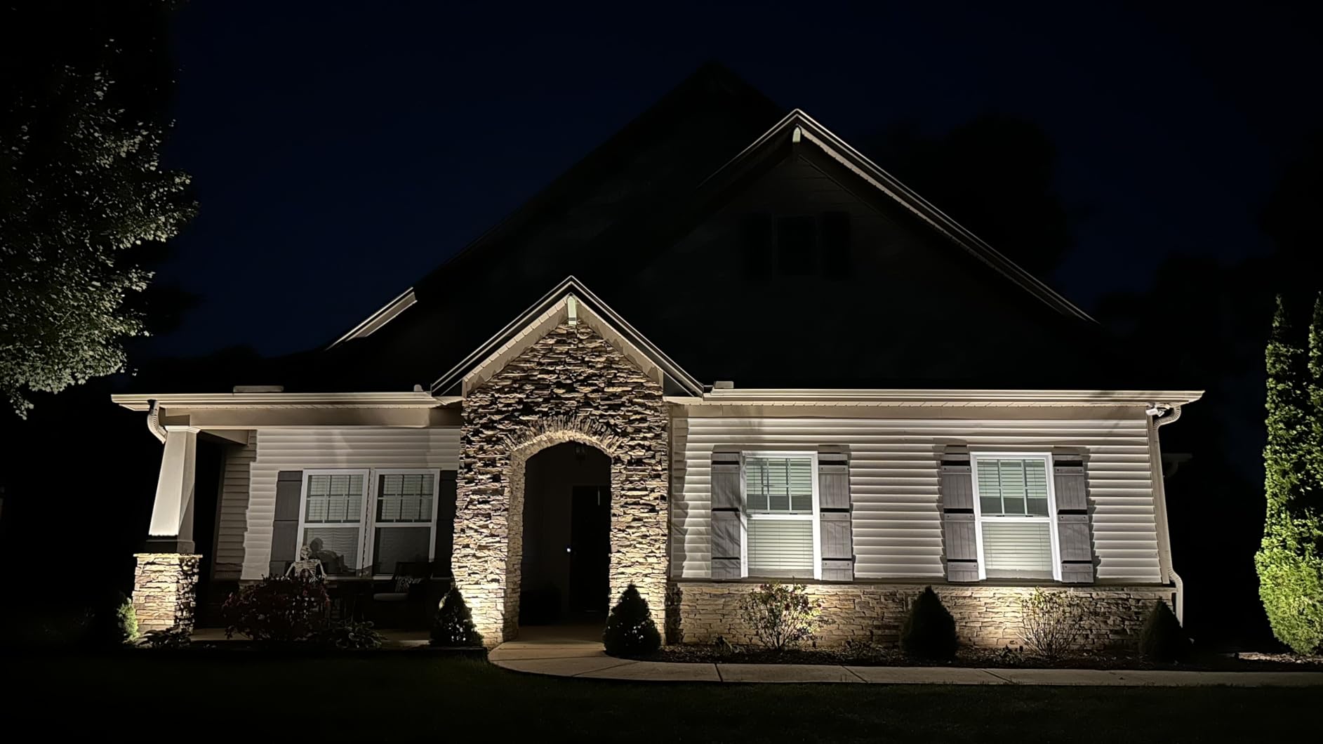HIBOITEC Low Voltage Landscape Lighting with Transformer Photocell Sensor and Timer Spotlights Kit 68FT ETL Approved Wire Dimmable Waterproof 2700K for House Yard Trees Garden Plants Outdoor 8 Packs customer photo 1