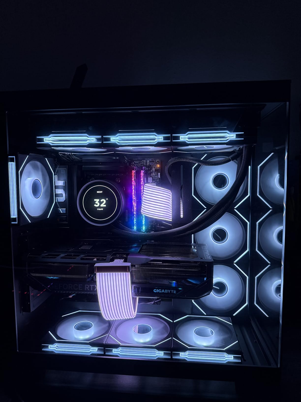 GIGABYTE GeForce RTX 5080 Gaming OC 16G Graphics Card, WINDFORCE Cooling System, 16GB 256-bit GDDR7, GV-N5080GAMING OC-16GD Video Card customer photo 1