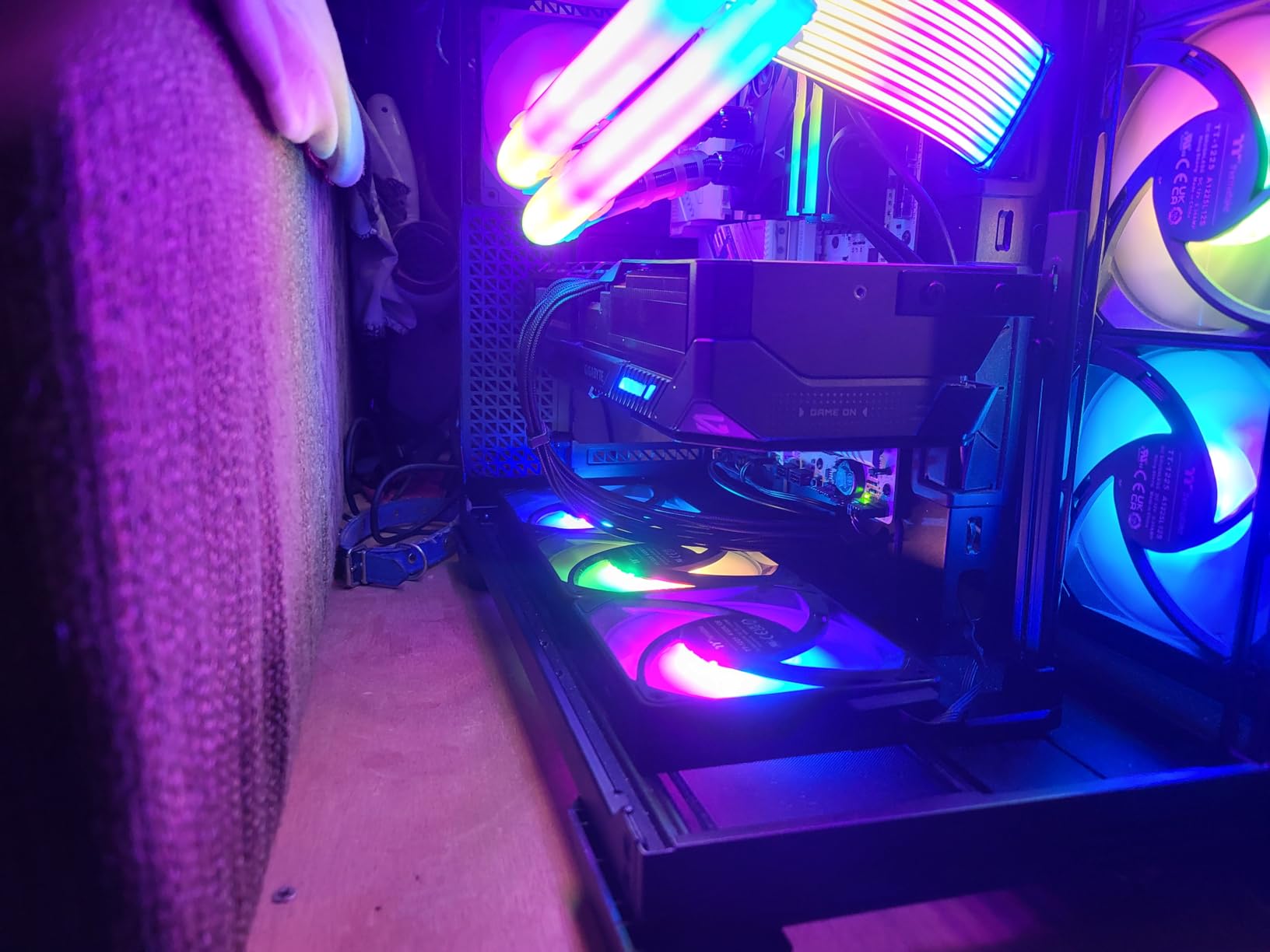 GIGABYTE GeForce RTX 5080 Gaming OC 16G Graphics Card, WINDFORCE Cooling System, 16GB 256-bit GDDR7, GV-N5080GAMING OC-16GD Video Card customer photo 2