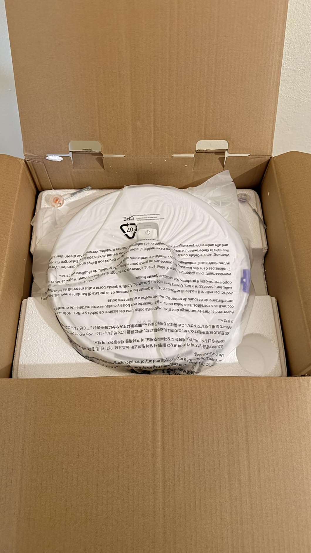 Narwal Freo X Ultra Robot Vacuum and Mop Combo, 8200Pa Robot Mop & Vacuum, Auto Mop Drying/Washing, Self-Empty, Zero-Tangling, DirtSense™, Maintenance-Free Base Station (Renewed) customer photo 1