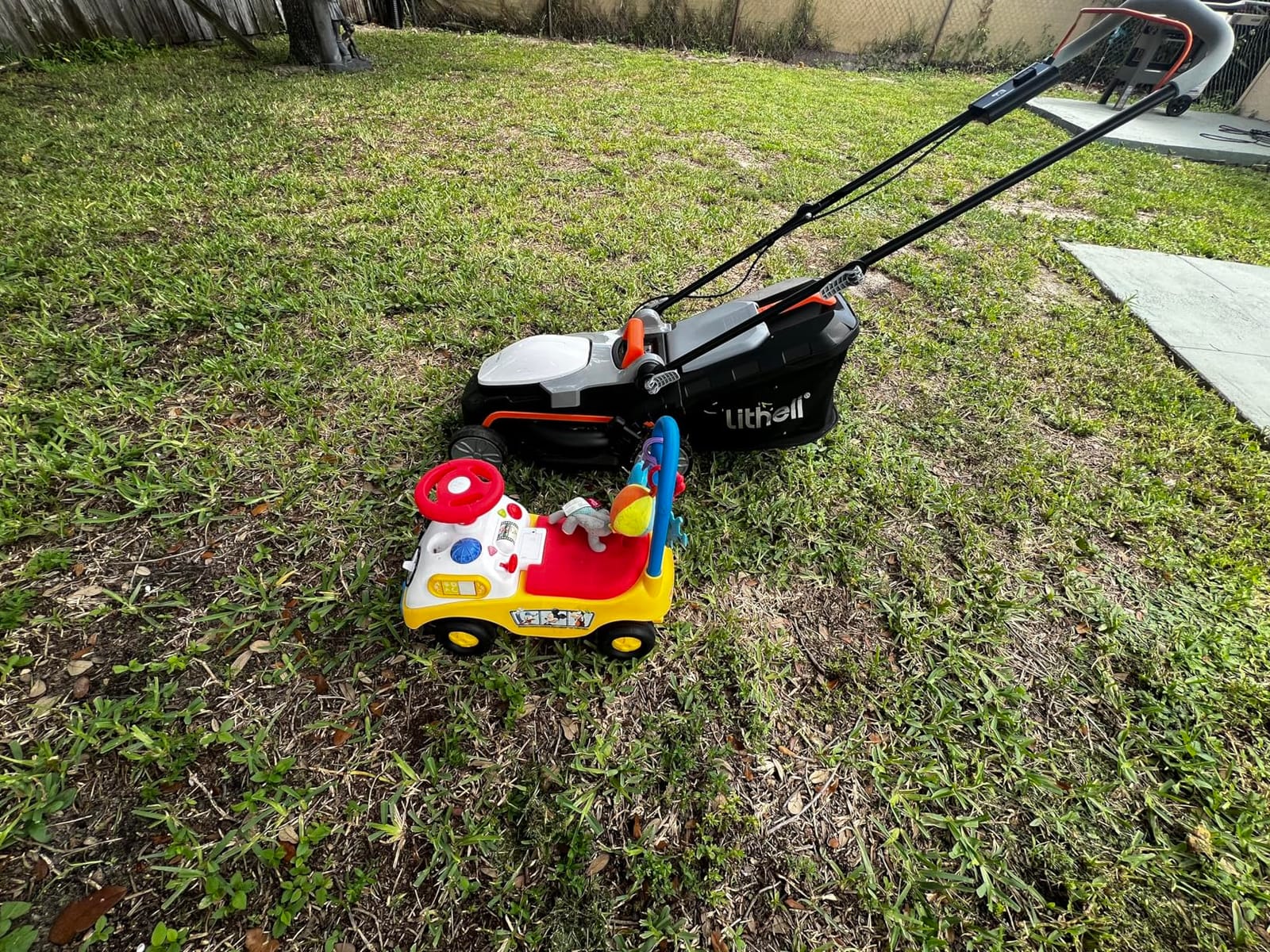 Litheli Cordless Lawn Mower 13 Inch, U20 Handy+ 20V Electric Lawn Mowers for Garden, Yard and Farm, 5 Heights Adjustment, Light Weight,2 x 4.0Ah Portable Battery Included customer photo 1
