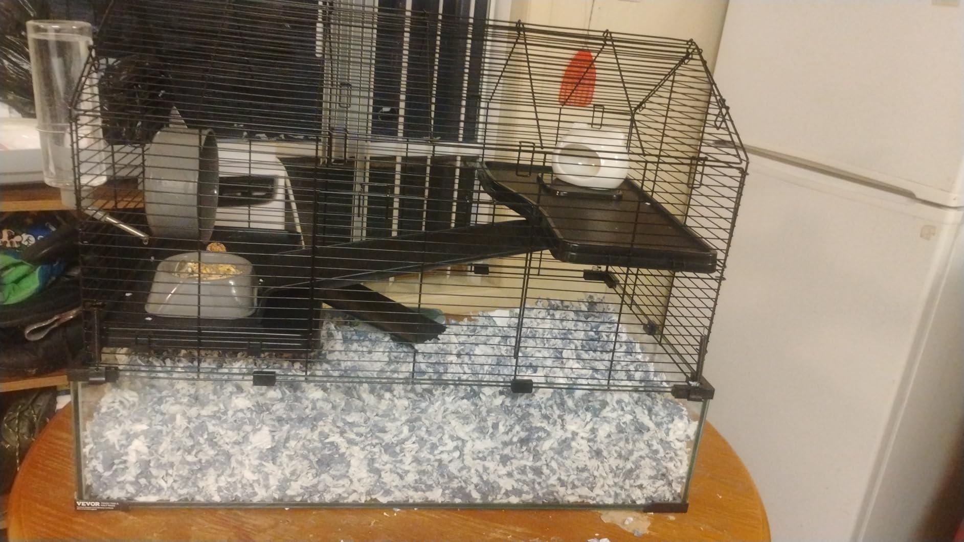 VEVOR Hamster Cage, 360°Viewing Transparent Hamster Habitats, Small Animal Cage, 22.8 x 15 x 21.3 in, Ventilated Pet Mouse Cages with Water Bottle, Portable Hamster House for Rats, Guinea Pigs customer photo 1