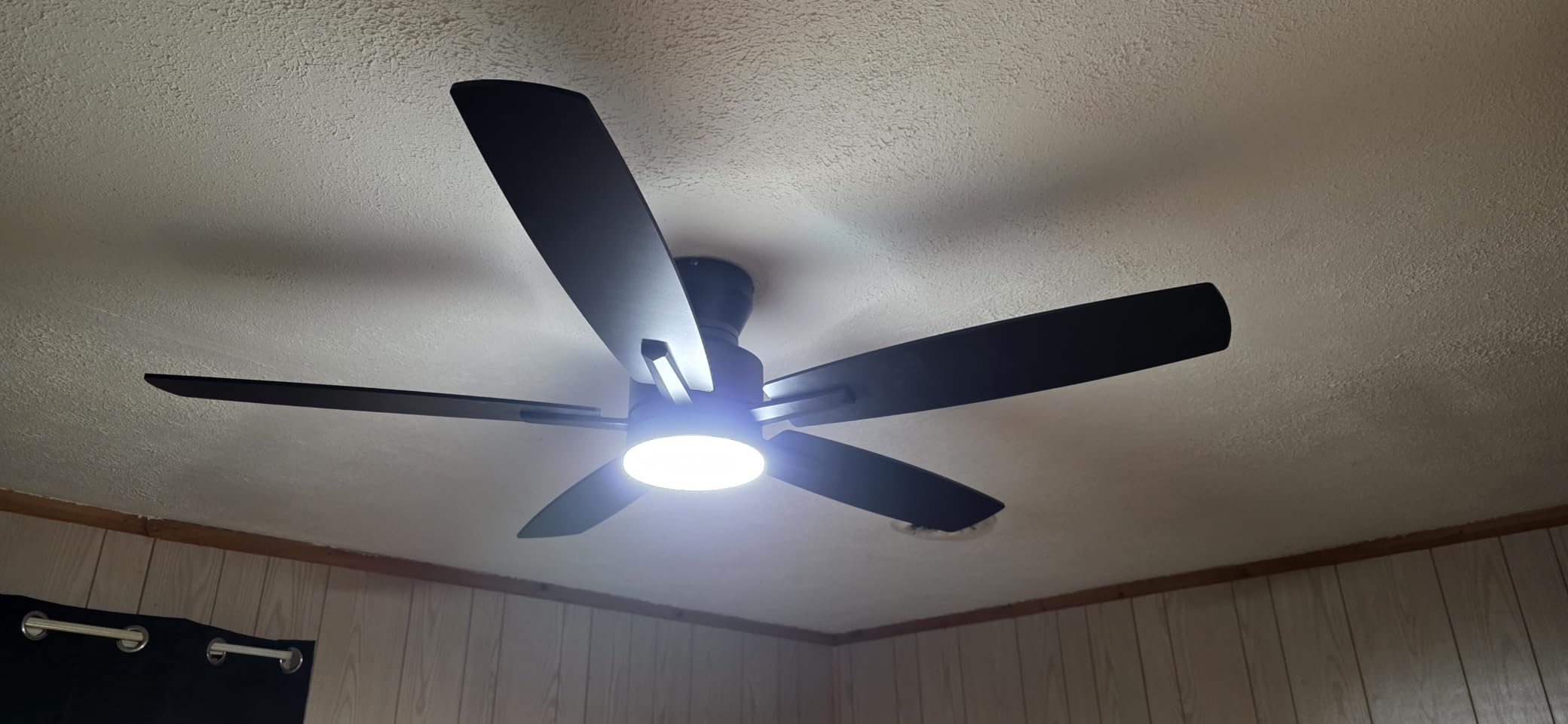 Ohniyou 52'' Low Profile Ceiling Fan with Lights, Remote/APP Control, Black customer photo 2