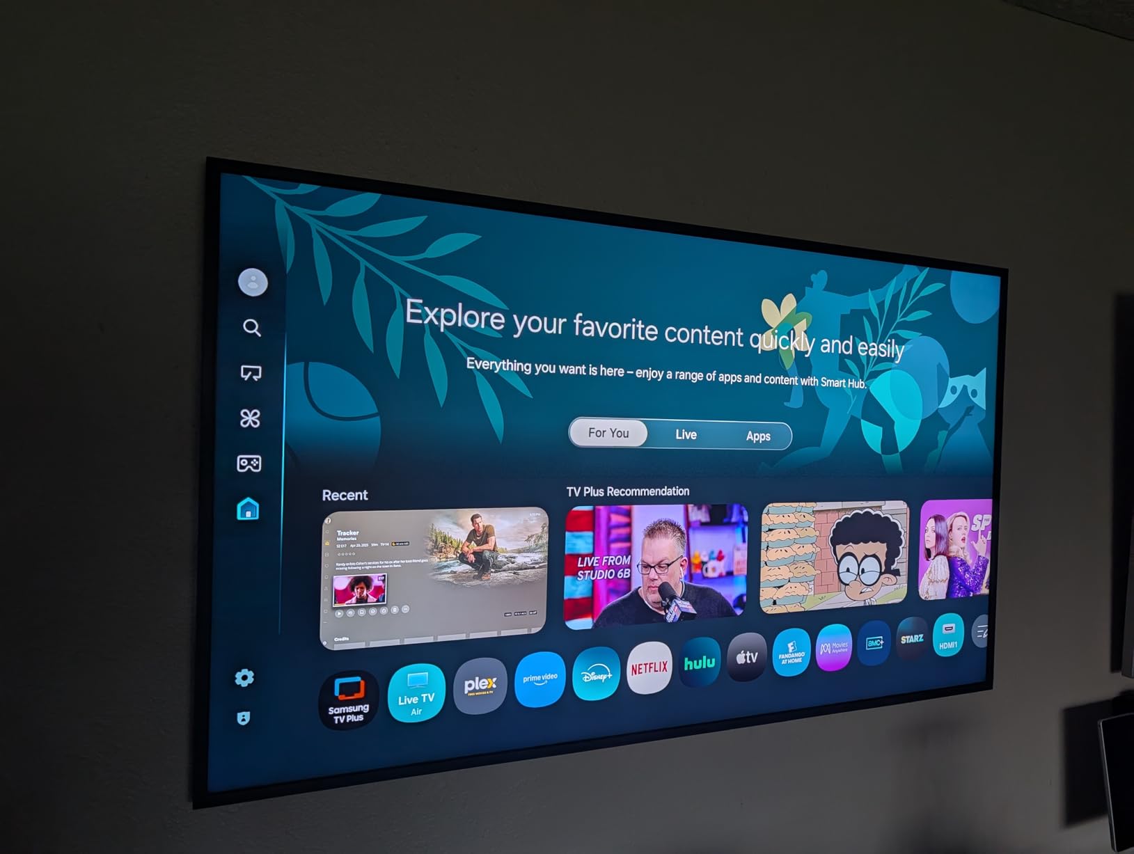 Samsung 50-Inch Class The Frame LS03F 4K QLED Smart TV (2025 Model) Slim Fit Wall Mount, Modern Frame Design, NQ4 AI Gen2 Processor, Art Mode, Artful Picture Quality, Samsung Vision AI, Alexa Built-in customer photo 2