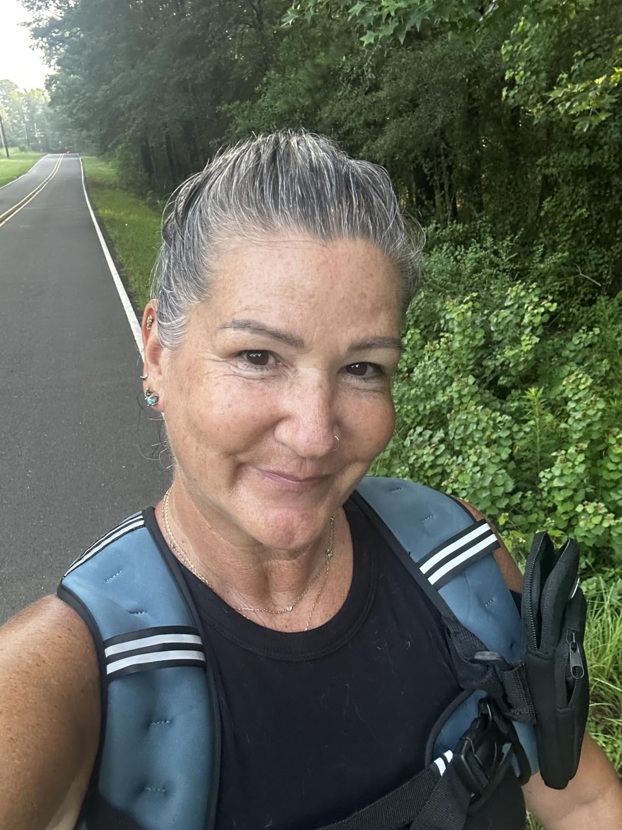 BAGAIL Comfort-Fit Weighted Vest for Woman, Even Weight Distribution, Faster Weight Loss, No-Chafe or Bounce for Walking & Running with Detachable Phone Pouch & Reflective Stripes (Available 5-30lbs) customer photo 1