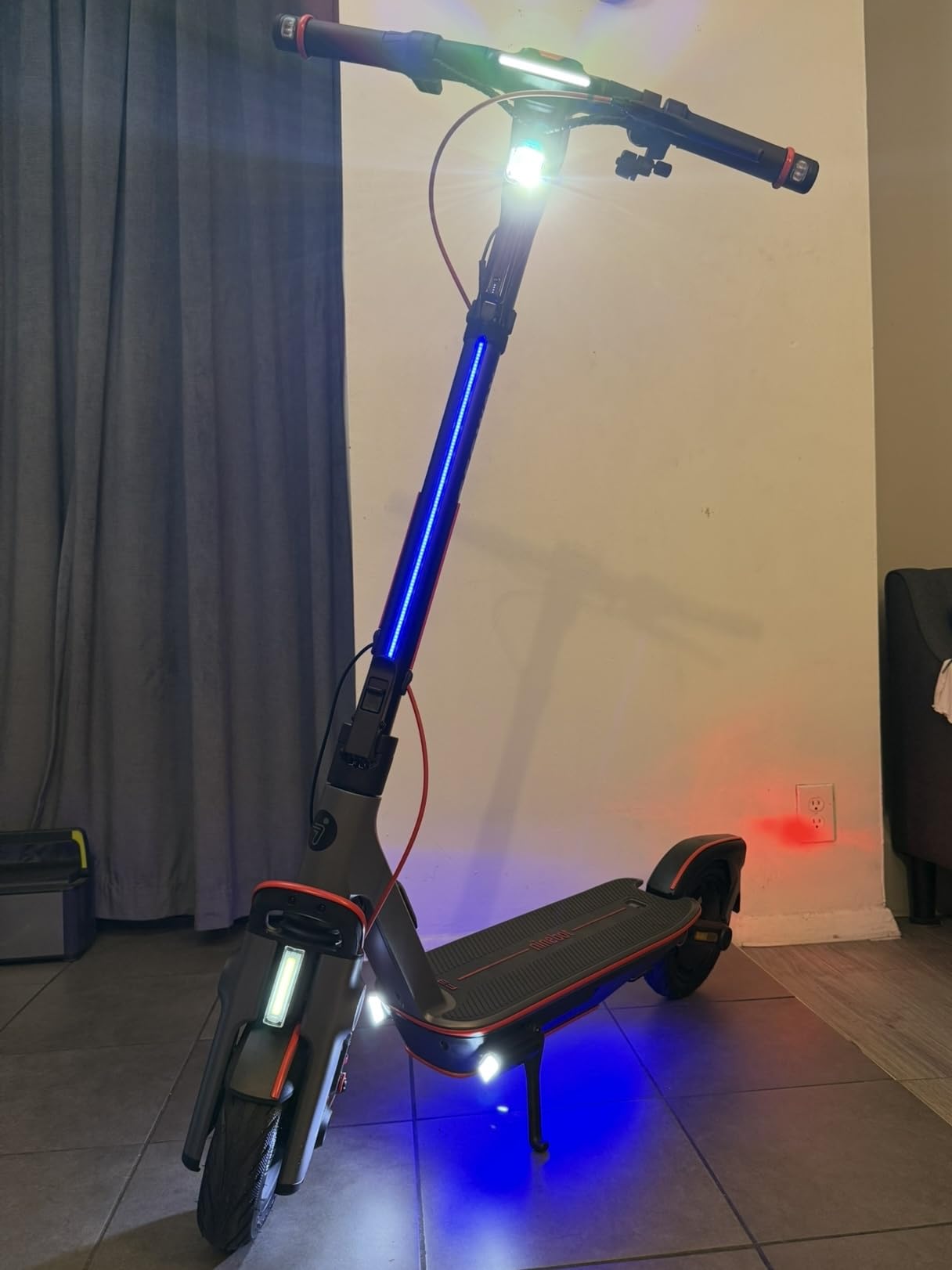 Segway Ninebot F3 Electric Scooter, Up to 20 MPH, 44-Mile Range, Self-Sealing Tubeless Tires, Front Hydraulic & Rear Elastomer Suspension, UL2271 2272 Certified customer photo 1
