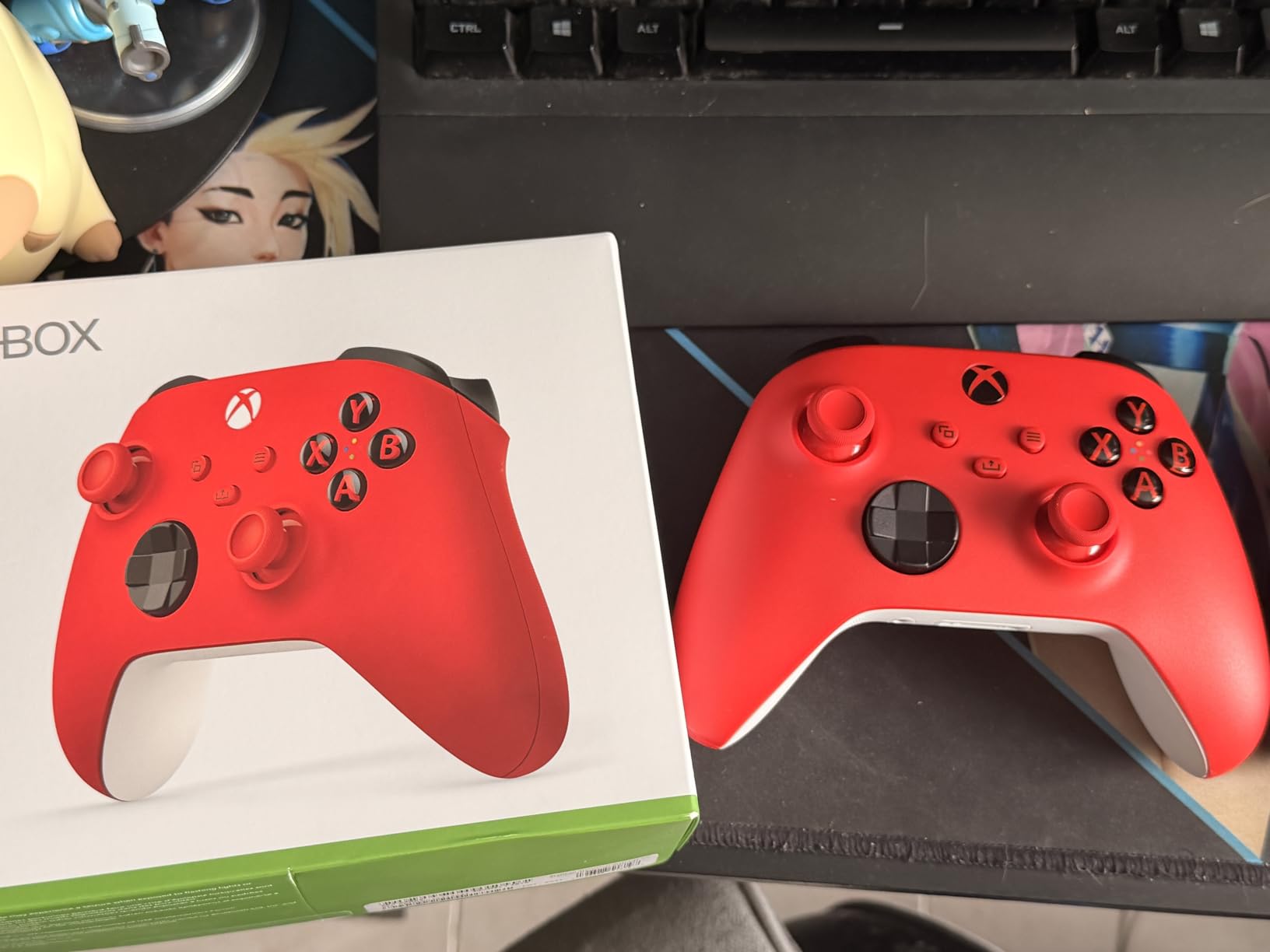 XBOX Wireless Gaming Controller | Pulse Red | Consoles, PCs, TVs, mobile, and more | Textured Grip | Wireless, Bluetooth, USB-C Connectivity customer photo 2