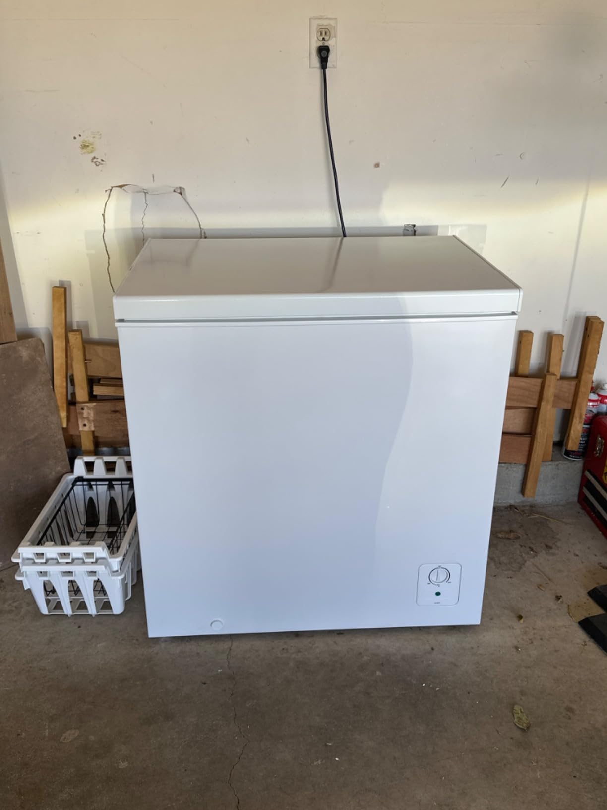 SMETA Deep Freezer 18 Cubic Feet, Chest Freezer Garage Ready, 4 Wheels Large Storage Chest Freezer with 1 Basket, Low Noise, Energy Saving, Thermostat Control for Home, Office, Kitchen, White customer photo 1
