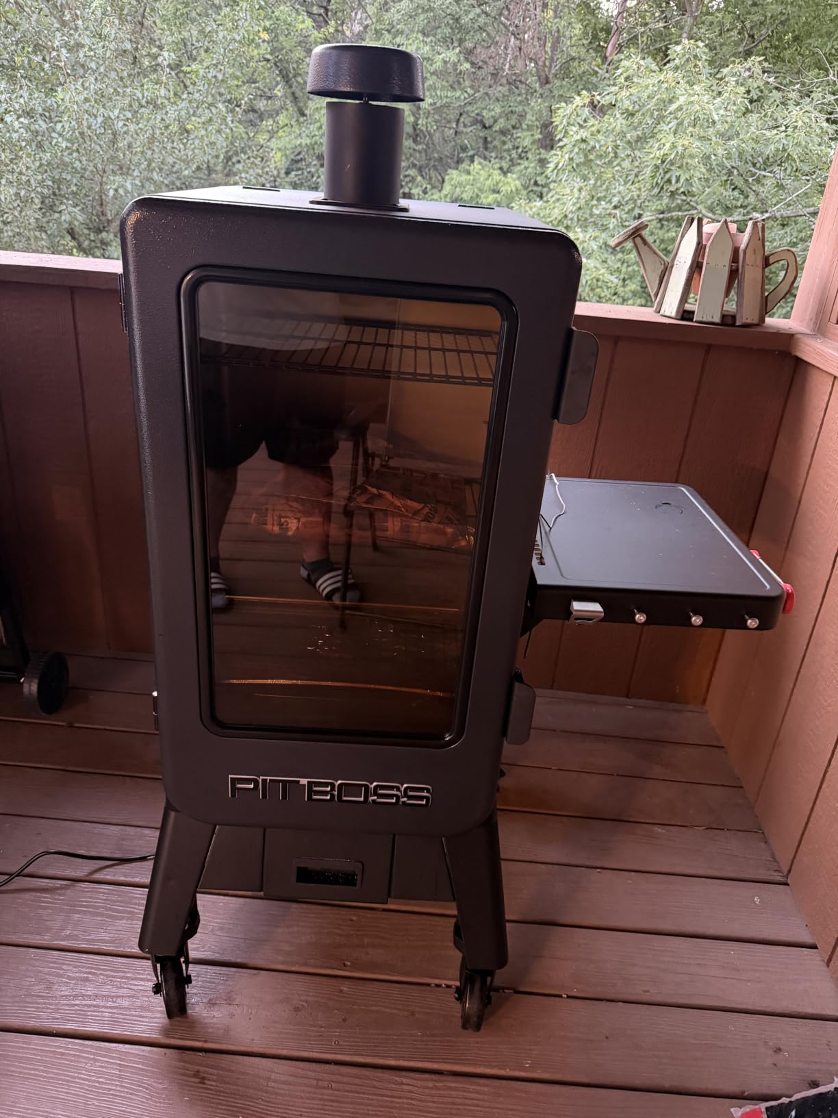 Pit Boss Navigator 3-Series WiFi & Bluetooth Wood Pellet Vertical Smoker with LCD Digital Controller, 1,118-Sq. In. 5-Rack Cooking Space, 130F to 420F Temp Range, Meat Probe, 50 lb. Pellet Hopper customer photo 1
