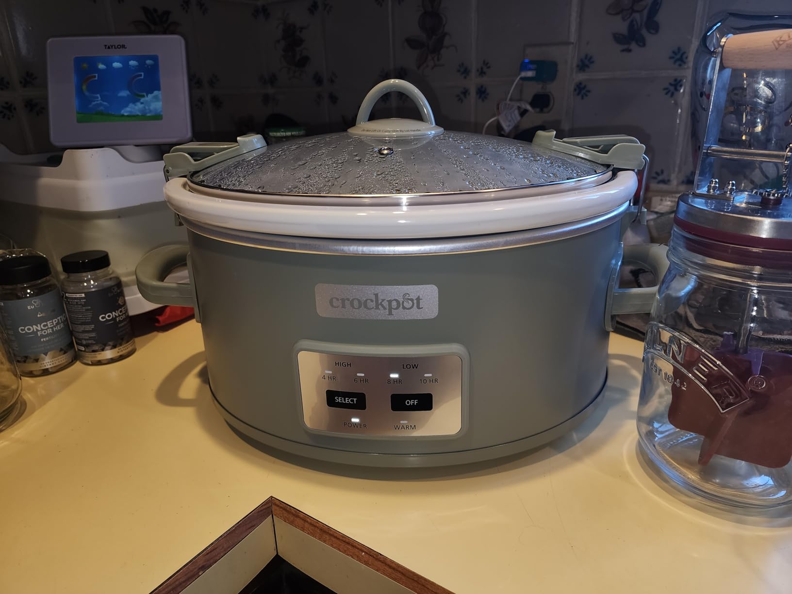 Crockpot® Programmable 7-Quart Cook and Carry Slow Cooker, Grey customer photo 1
