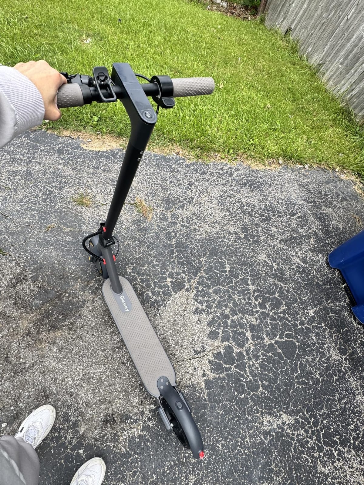 Qlaway Electric Scooter for Adults, 350W/500W Motor, 16-22 Miles Range, 8.5