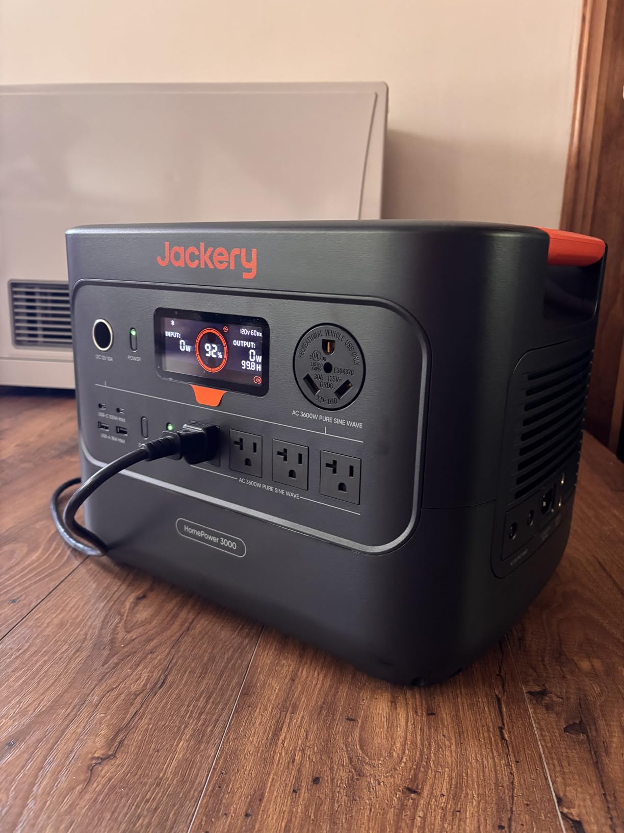 Jackery HomePower 3000 Portable Power Station, 3072Wh, 3600W AC Output customer photo 1