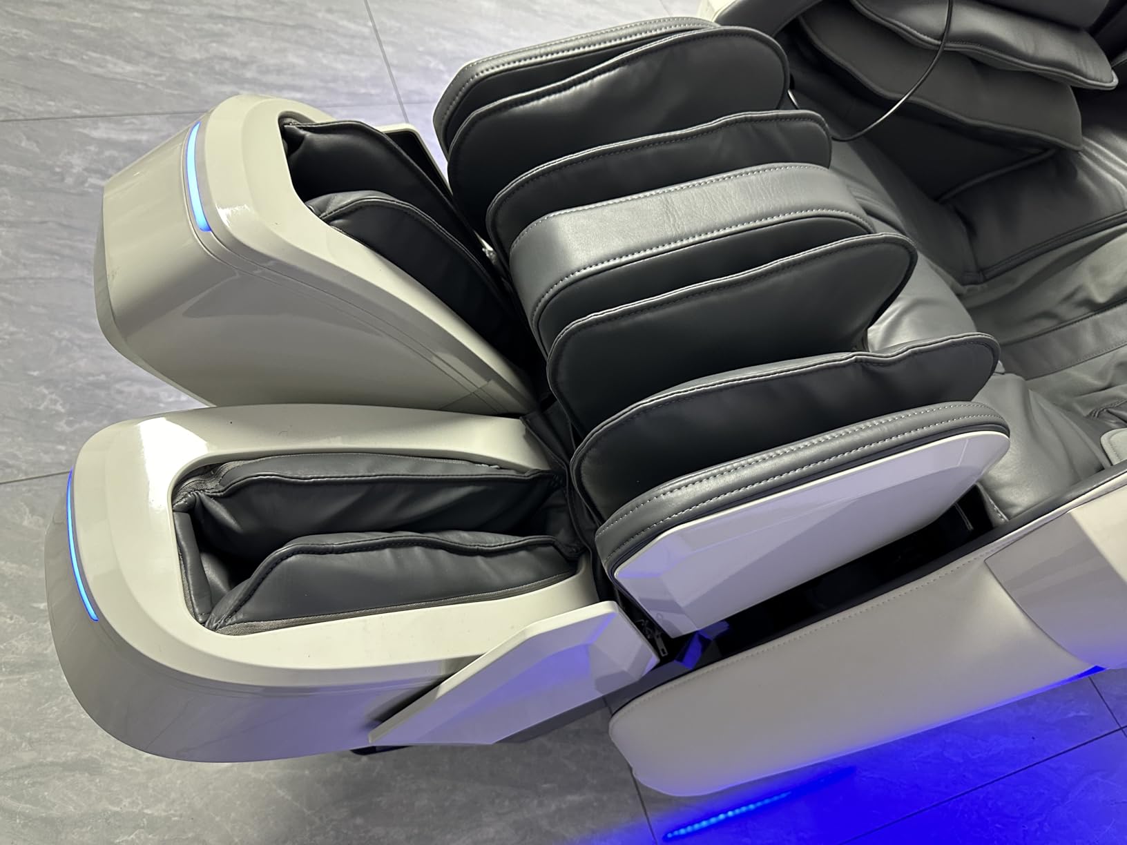 4D Massage Chair Full Body with Space Walk & Ankle Stretch, 2026 Zero Gravity 55“ SL-Track Shiatsu Massage Chair Recliner, Electric Calfrest Extension & Foot Rollers, AI Voice Control S002 Black customer photo 1
