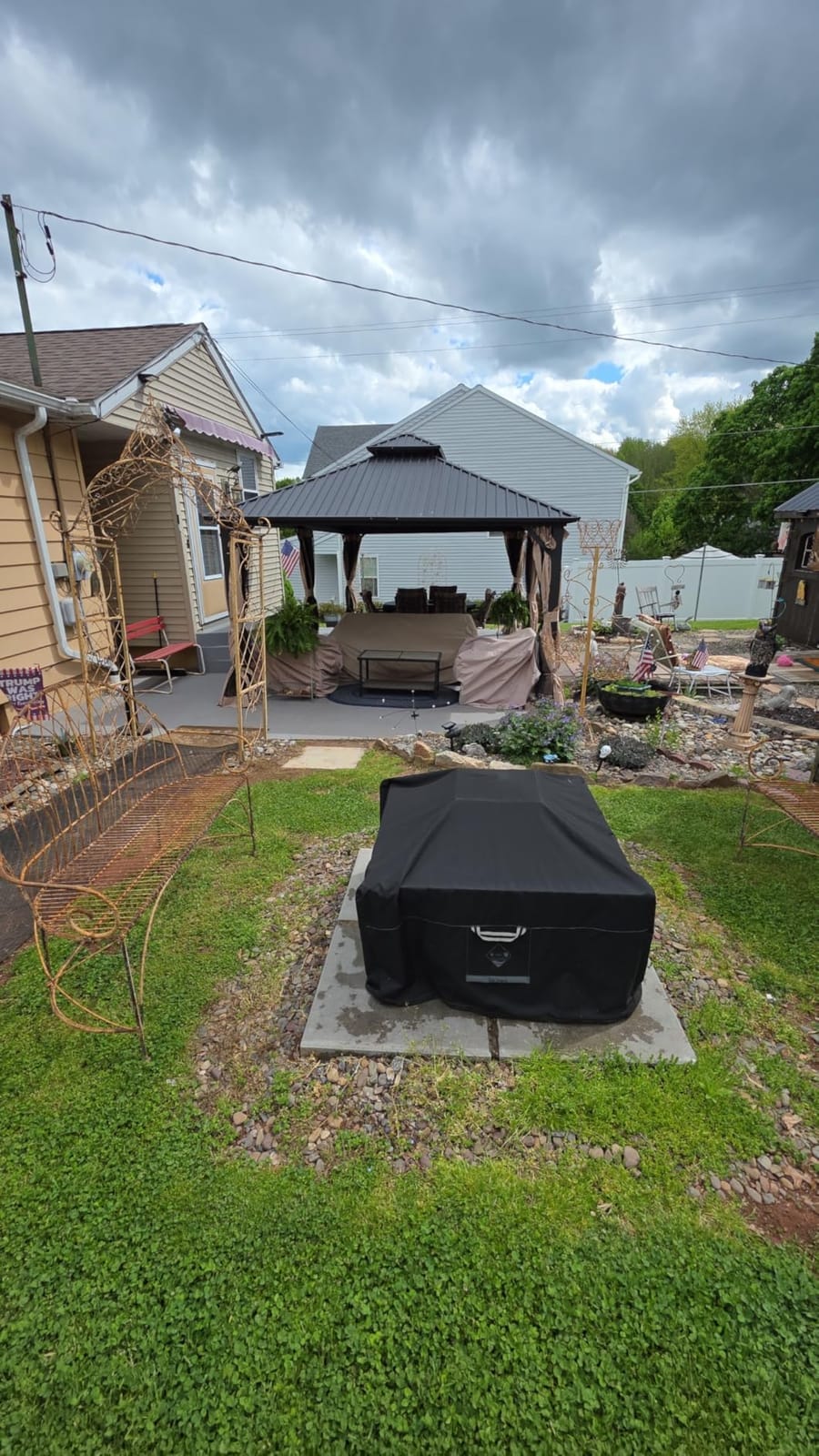 ALAULM 8'x 5' Hardtop Grill Gazebo, Outdoor BBQ Gazebo Metal Roof Canopy with 2 Metal Side Shelves & 5 Tool Hooks for Patio, Garden, Backyard, Poolside (Dark) customer photo 2