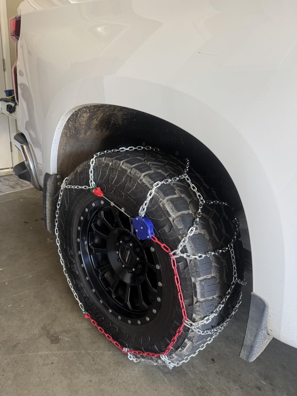Snow-Chains Auto Fixing 1 Min Quick Installation Tire-Chains, Heavy-Duty Emergency Tire Traction Chain for Pickup Trucks and Off-road SUV Car Tires 235 245 255 265 275 - Set of 2 (HYR-S) customer photo 2