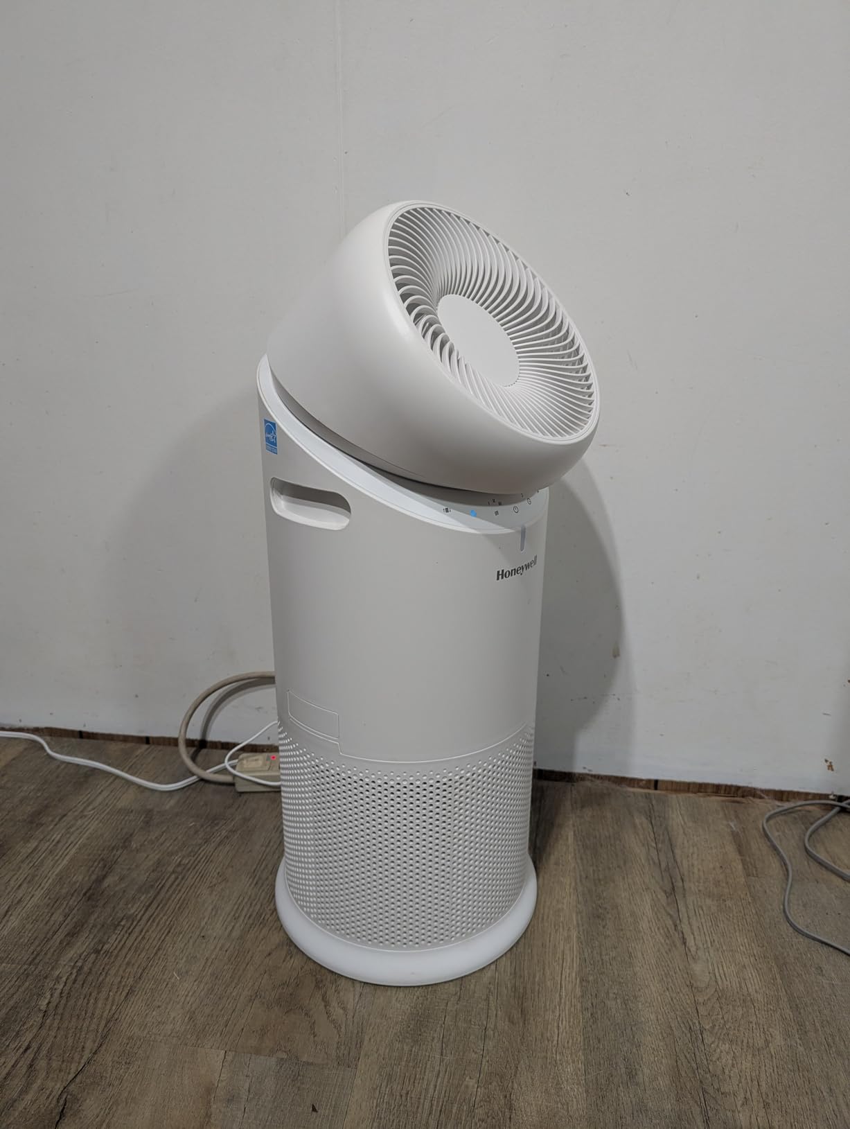 Honeywell Allergen Plus™ 3-in-1 HEPA Air Purifier Fan & Air Circulator customer photo 1