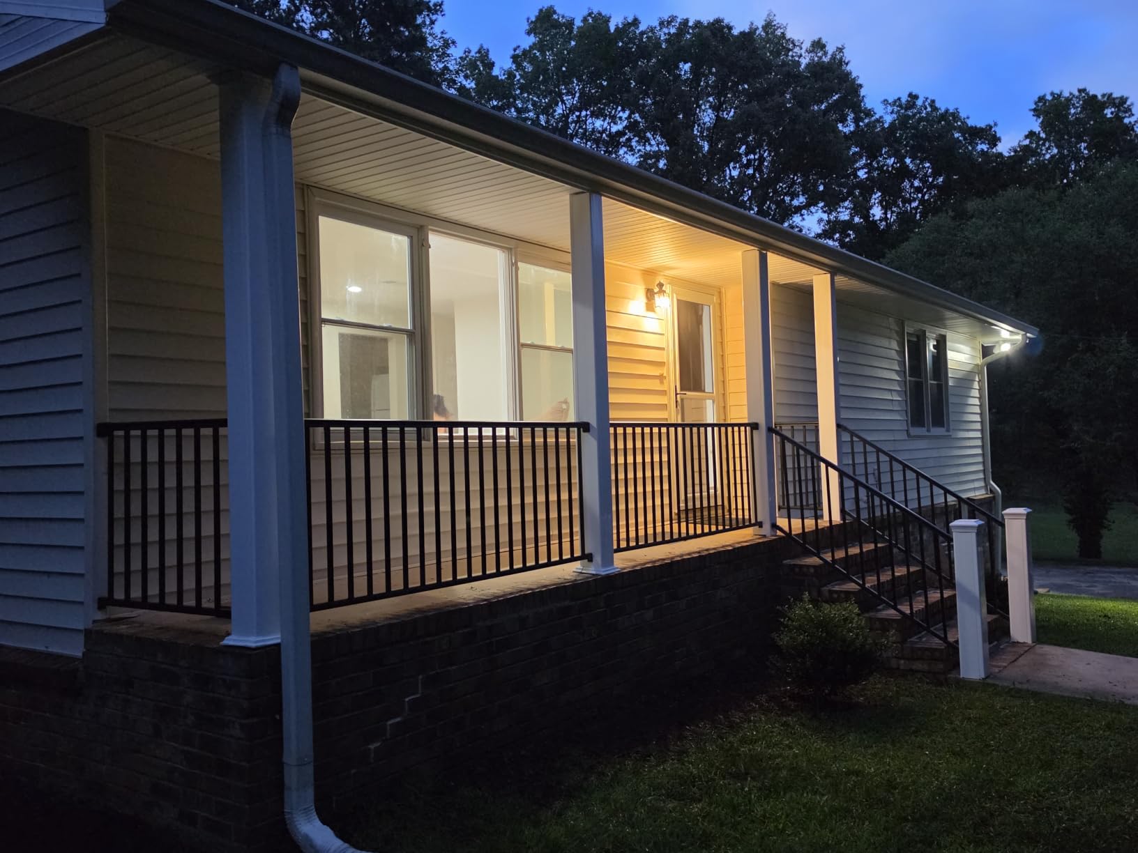 Egadis 1 Pack 36 in x 5 ft Aluminum Porch and Deck Railing Kit Without Post customer photo 2