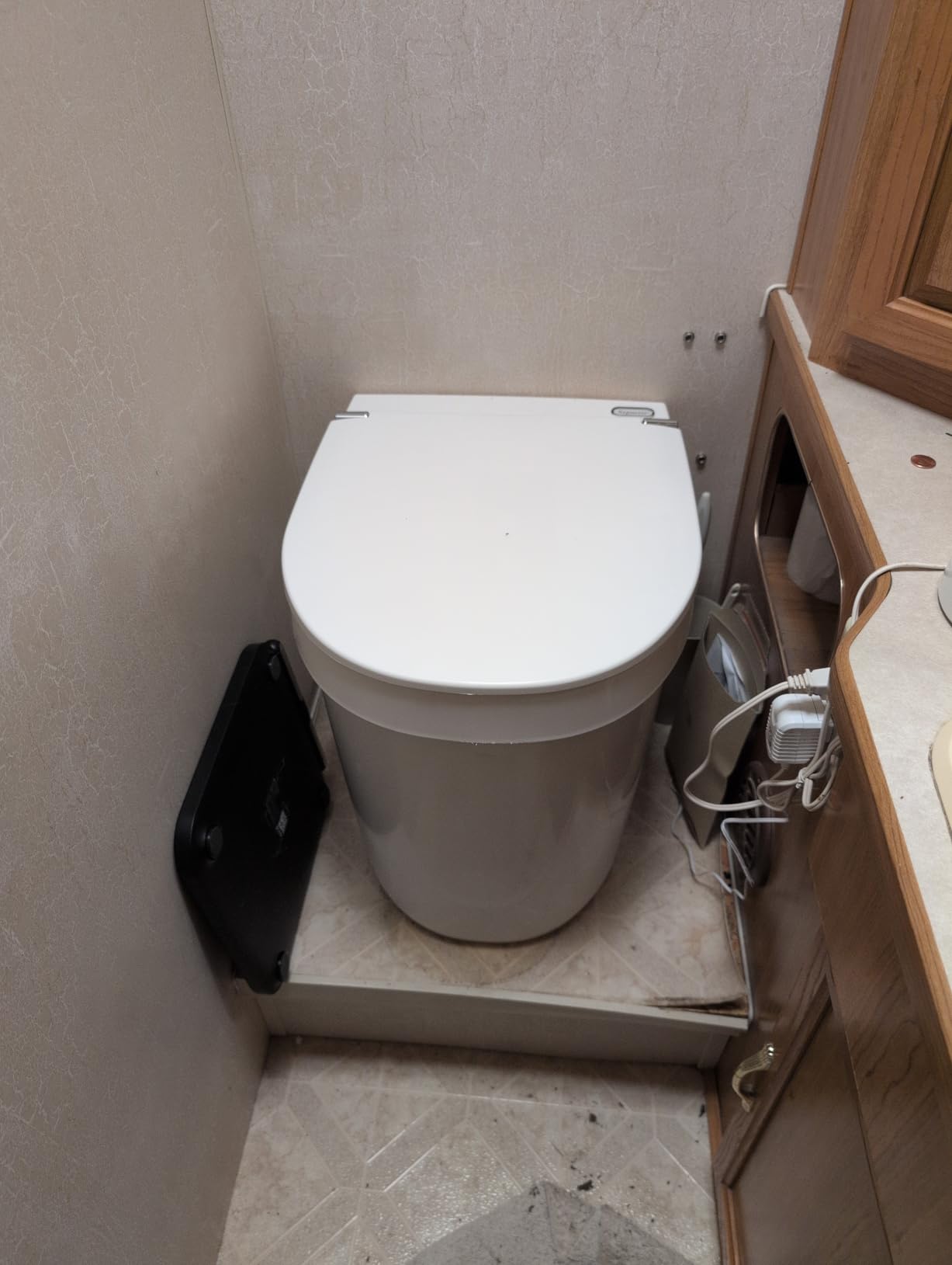 Separett Tiny Self-Contained Urine-Separating Compost Toilet customer photo 1