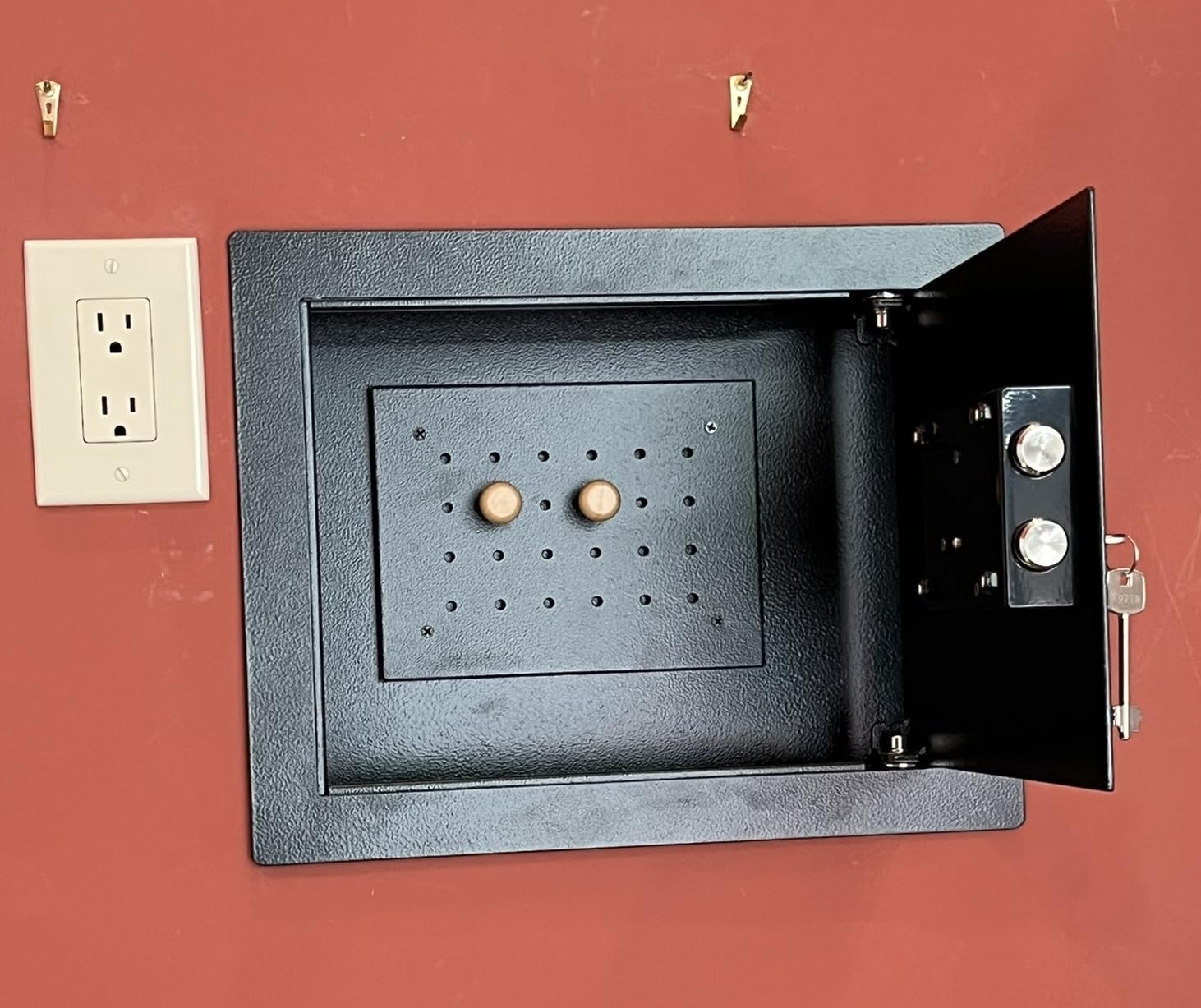 KornerBatl White Small Hidden In Wall Safe Between The 16 Inch Studs | 0.327 Cu.Ft Key Lock Wall Mount Safe with Removable Hooks for Jewelry, Passports, Documents and Medicine customer photo 1