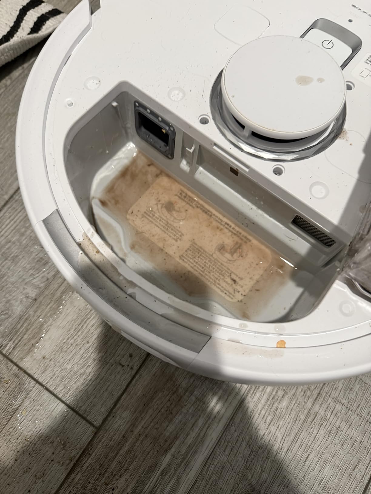 Narwal Freo X10 Pro Robot Vacuum and Mop Combo, 11000Pa, White customer photo 1