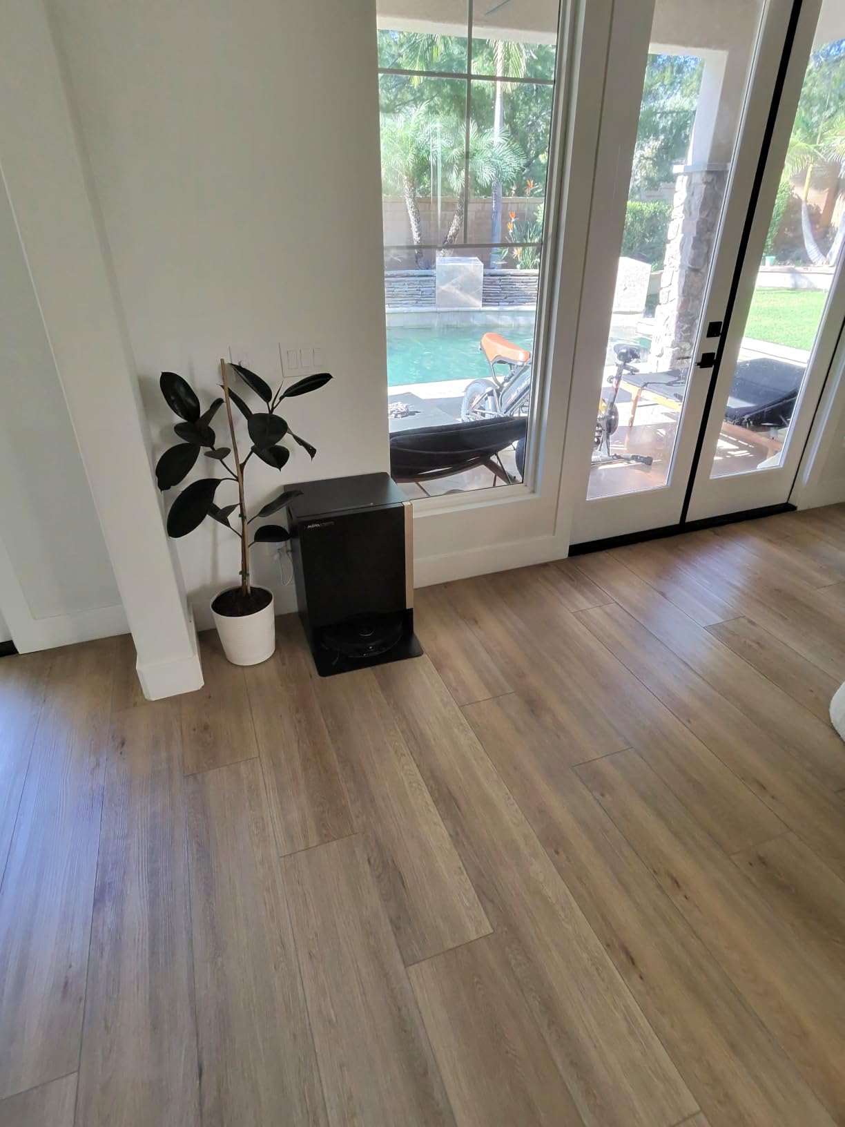 MOVA Mobius 60 Robot Vacuum and Mop with Auto-Interchangeable Mop Pads customer photo 2