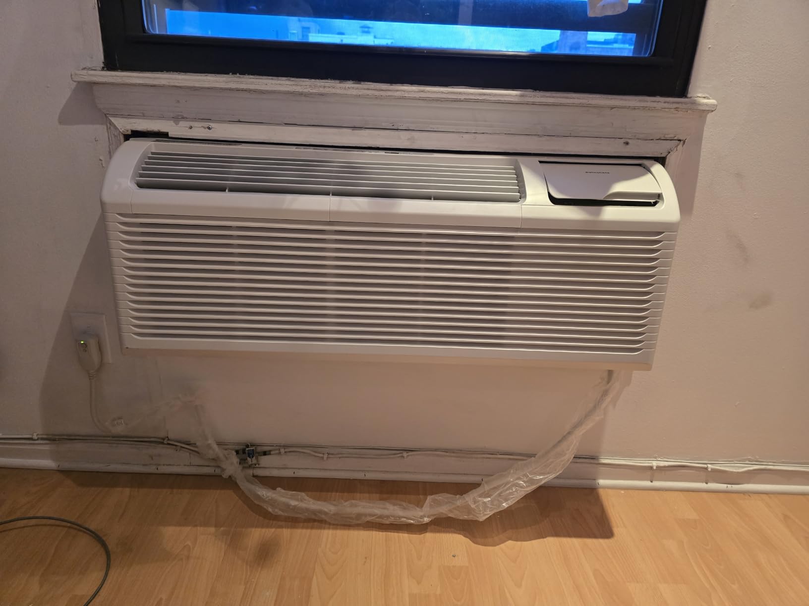15,000 BTU Distinctions by Amana PTAC Heat Pump A/C 3.5kW | 20 A customer photo 2