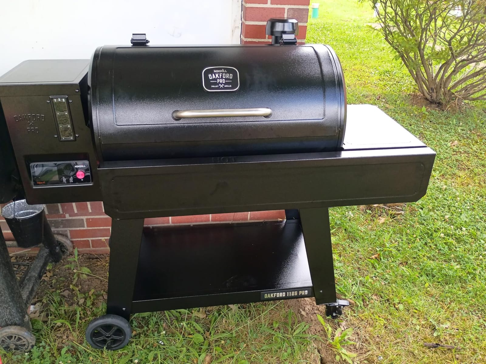 Oakford Pro Pellet Gril with 824 SQ In Cooking Area, I-Site View Indicator customer photo 1