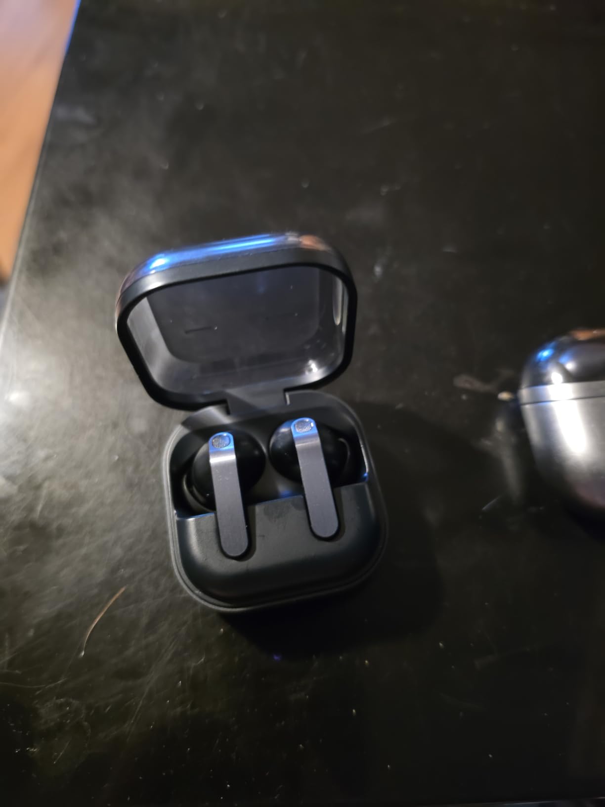 Samsung Galaxy Buds 4 Pro (2026) AI True Wireless Bluetooth Earbuds, Black customer photo 1