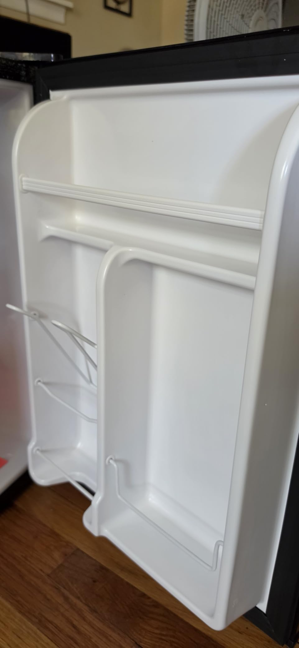 COWSAR 4.4 Cu.Ft Mini Fridge without Freezer for Bedroom, Black customer photo 1