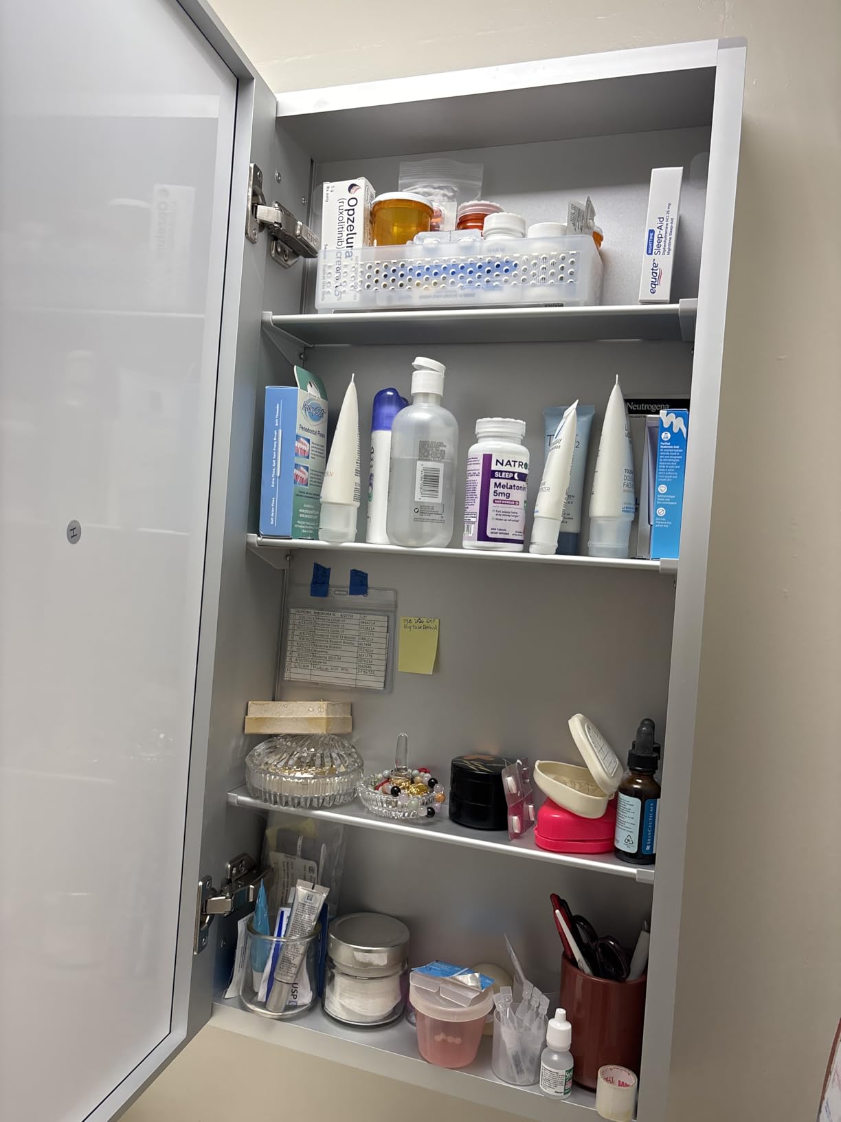TokeShimi 14 x 18 Silver Medicine Cabinet, Aluminum Mirror Medicine Cabinet Wall Mounted or Recessed with Stepless Adjustable Amply Storage customer photo 2