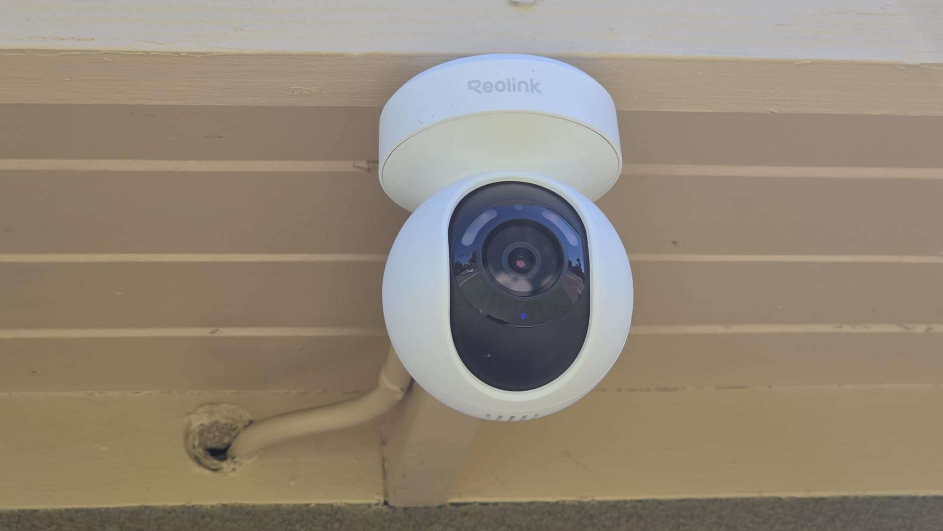 REOLINK OMVI 3i PoE Triple-Lens PoE Security Camera with Auto Tracking customer photo 1