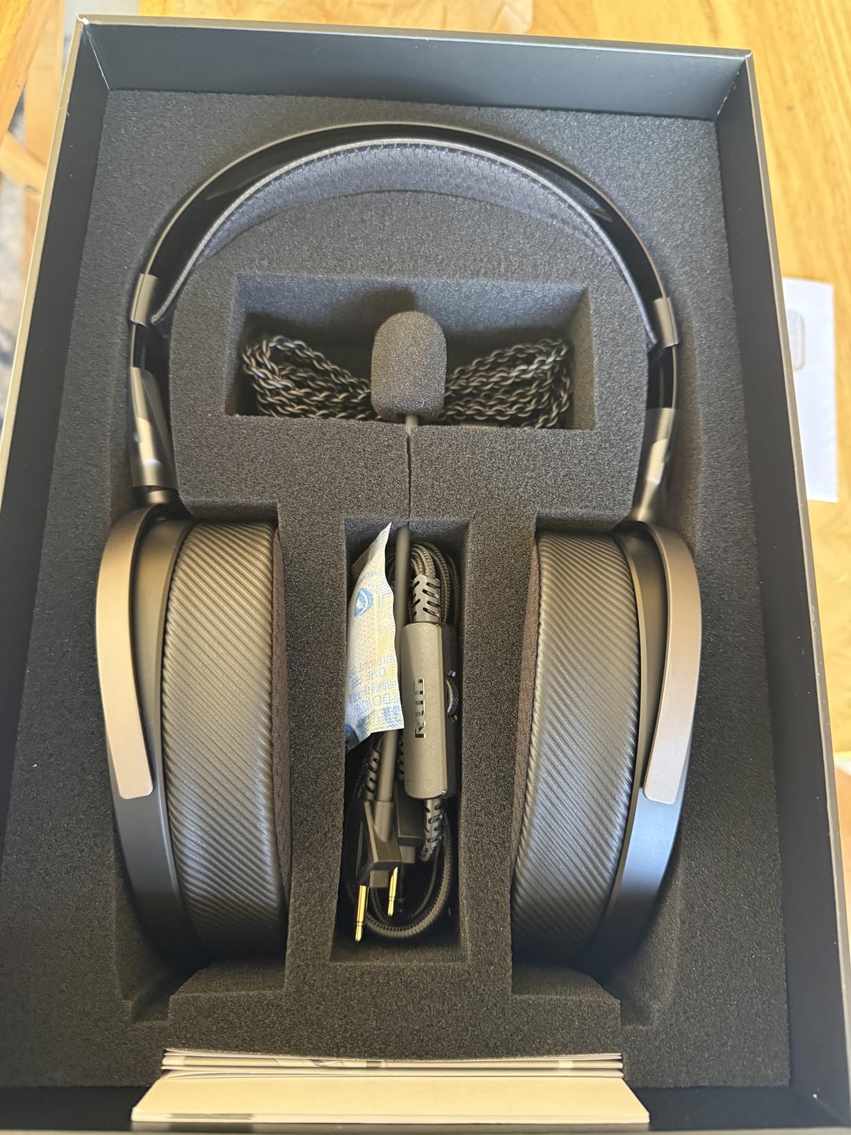 ASUS ROG Kithara Gaming/Audiophile Open-Back Wired Headphones with Mic – ROG-Tuned HIFIMAN Planar Magnetic Drivers, Adjustable Headband, Extra Ear Pads, Compatible with DACs, Amps, PC, Console, Mobile customer photo 2