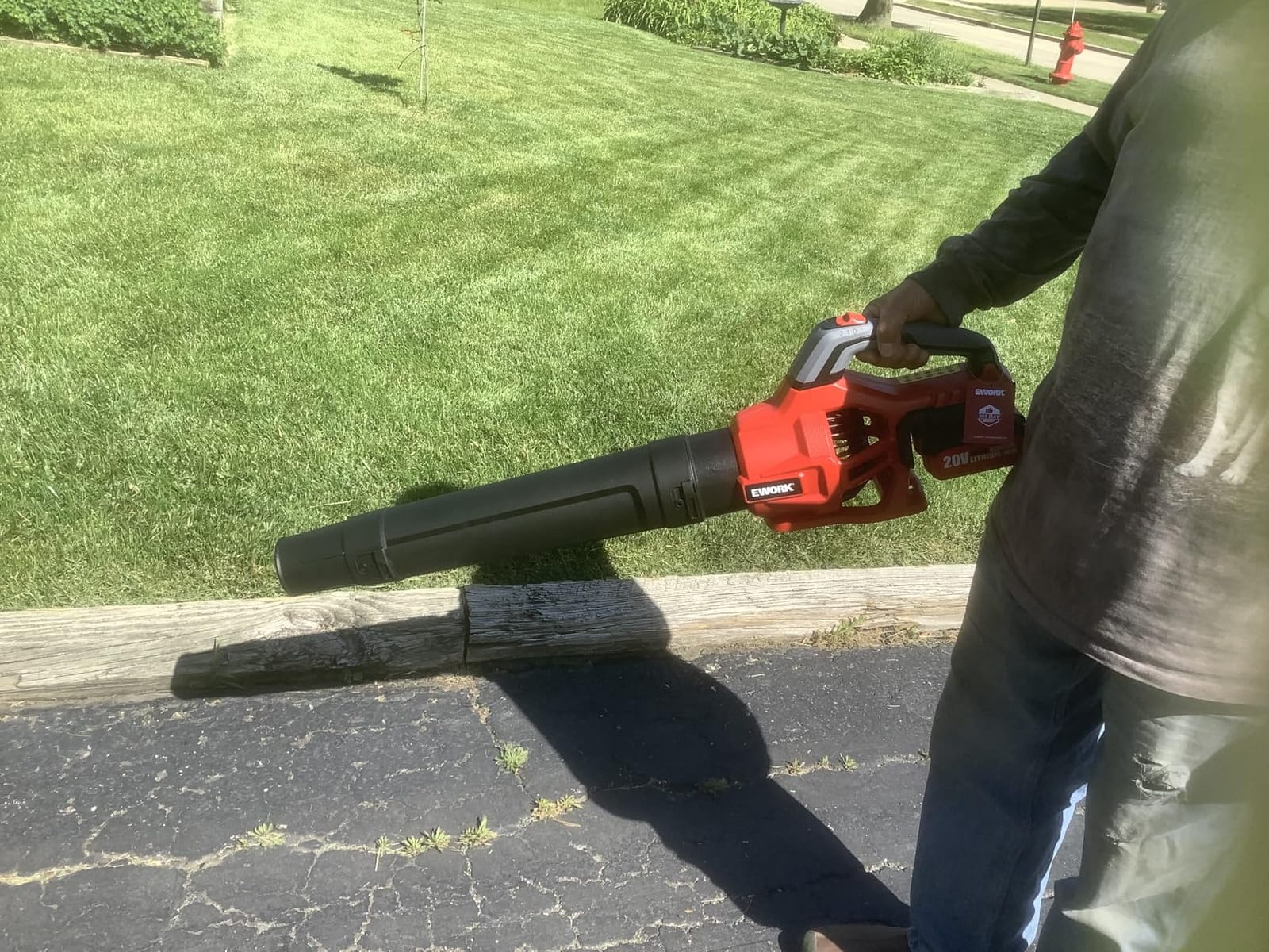 EWORK 700 CFM Cordless Electric Leaf Blower with Battery and Fast Charger customer photo 2
