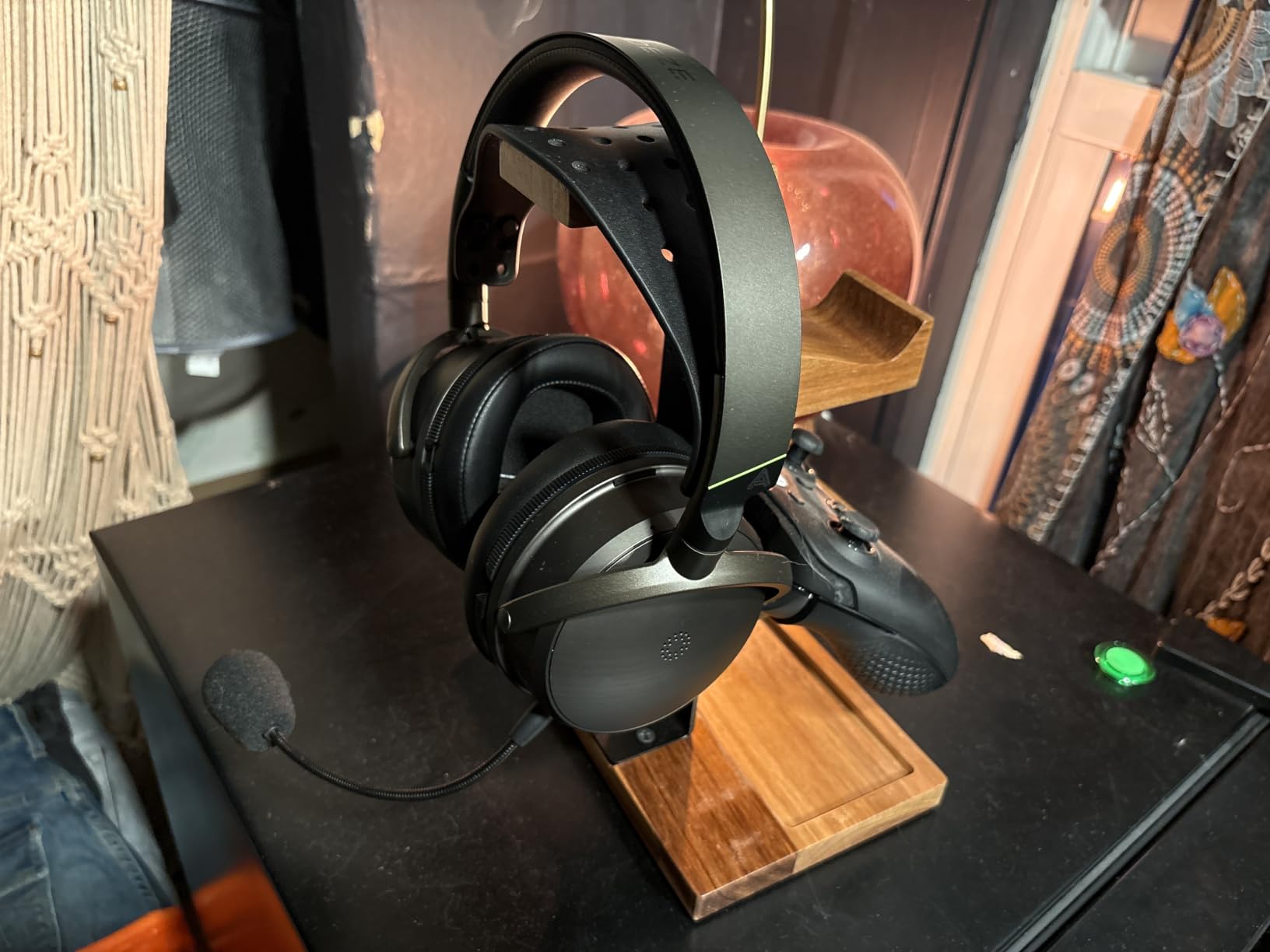 Audeze Maxwell 2 for Xbox, PC, Mac, Switch, and PlayStation (new Version 2026) 80 Hours Battery Life, Low-Latency Bluetooth, Dark Gray with Microsoft Security chip customer photo 2
