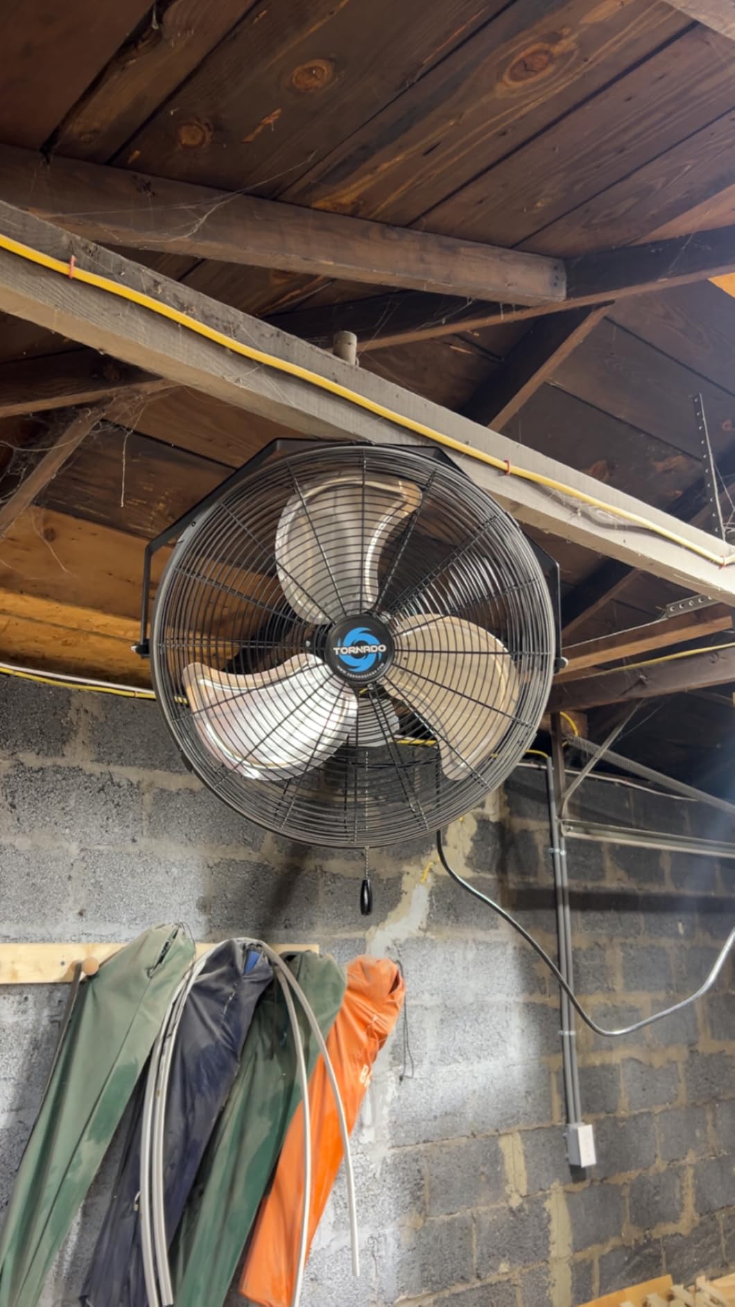 Tornado 20 Inch High Velocity Industrial Wall Fan, 4750 CFM, 3-Speed, 6-FT Power Cord, UL Safety Listed for Industrial, Commercial, and Residential Use, Black customer photo 2