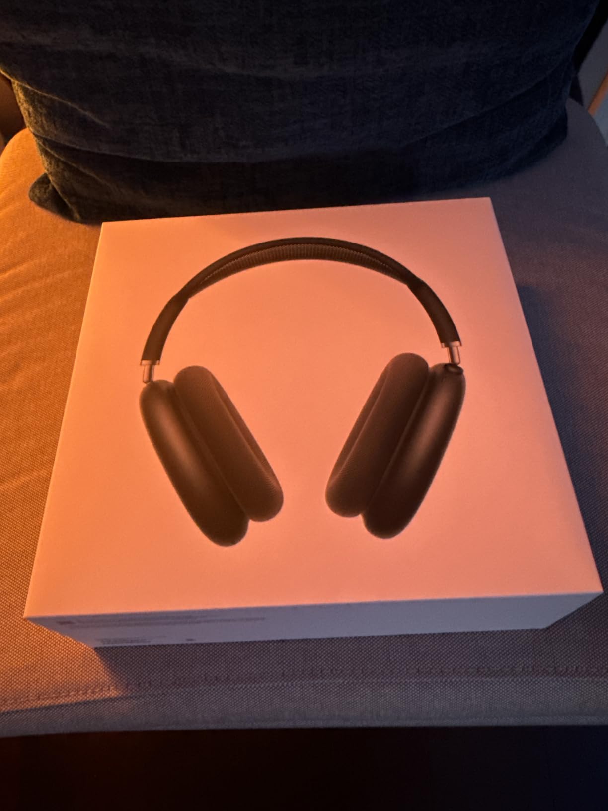Apple AirPods Max 2 Wireless Over-Ear Headphones – Midnight customer photo 1