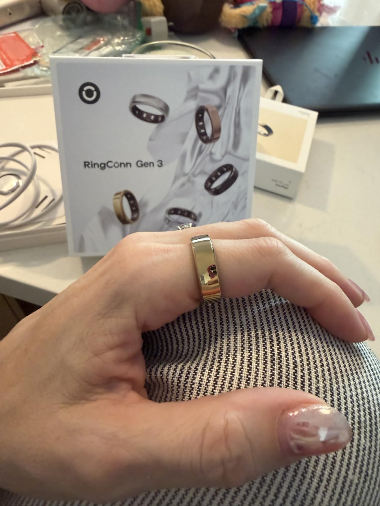 RingConn Gen 3 Smart Ring - Vascular Trends(Size 8, Royal Gold) customer photo 2