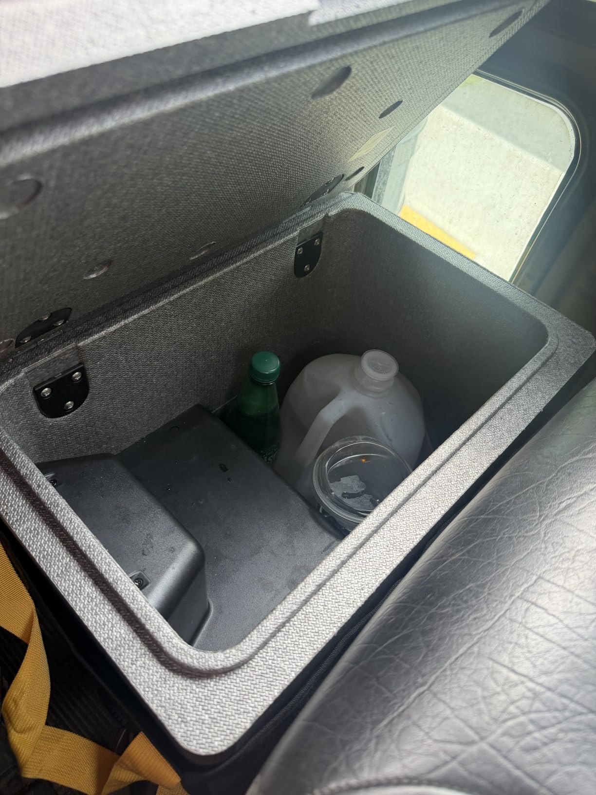 VEVOR 12 Volt Refrigerator, 42.3 QT/ 40L Car Fridge, Portable Ultra-Light EPP Freezer, APP Control Electric Compressor, 12V/24V DC, 14℉ to 50℉, for Truck Van RV SUV Boat Travel Camping ASIN B0GZB65DNP customer photo 2