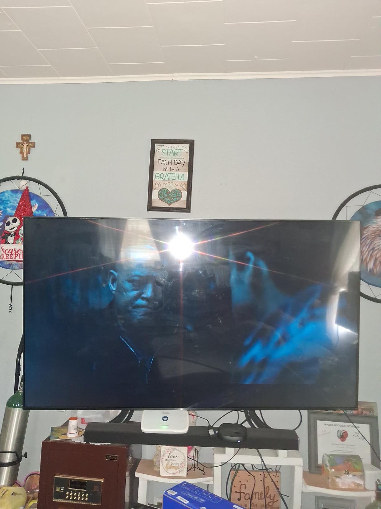 Samsung 65-Inch Class Crystal UHD U8000H Series Samsung Vision AI Smart TV (2026 Model, 65U8000H) Processor 4K, Endless Free Content, Motion Xcelerator, Color Booster, Alexa Built-in customer photo 2