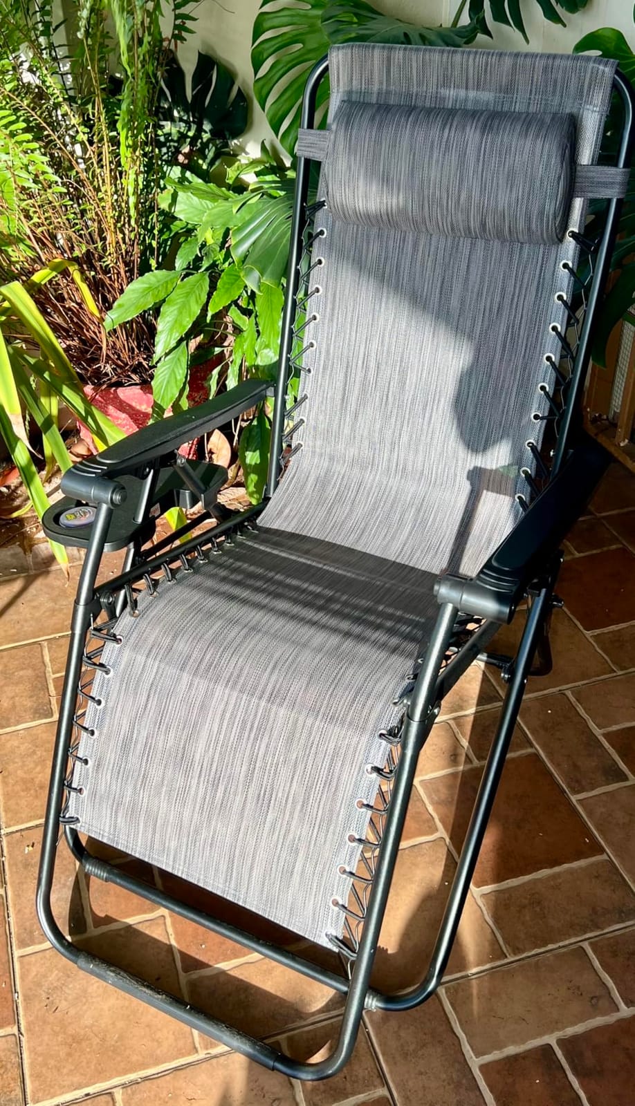 Sweetcrispy Zero Gravity Chairs Set of 2, Outdoor Folding Patio Lounge Chair with Cup Holder Tray, Portable Beach Camping Recliner for Poolside, Garden, Backyard, Lawn, Solid Black customer photo 2