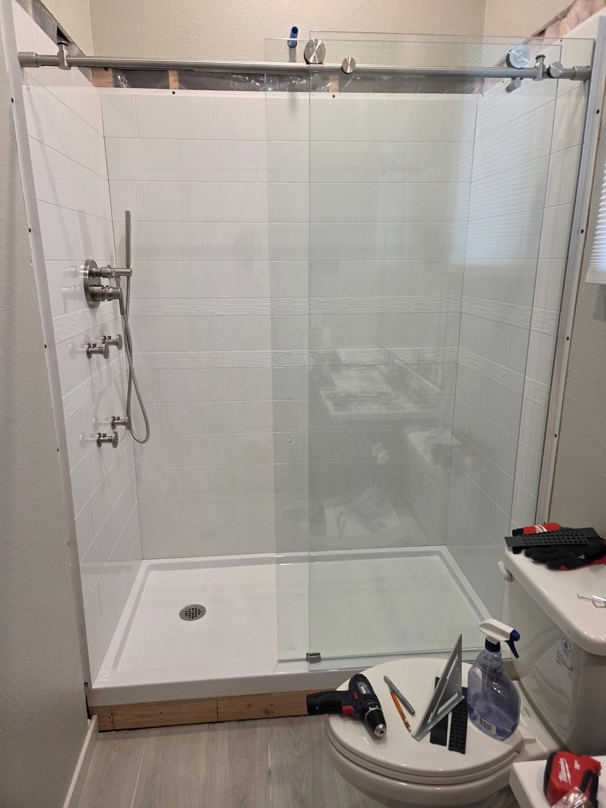 WOODBRIDGE 60” x 32” Four-Piece Direct-to-Stud Alcove Tub Surround with Left-Drain Soaking Bathtub Combo in White customer photo 1
