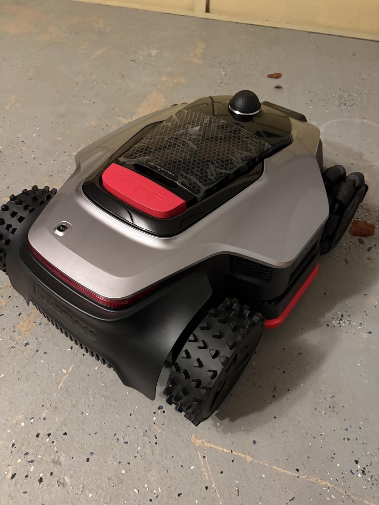 (Latest) DREAME LiDAR Robot Lawn Mower A3 AWD Pro 3500 Wire-Free 0.87 Acre customer photo 1